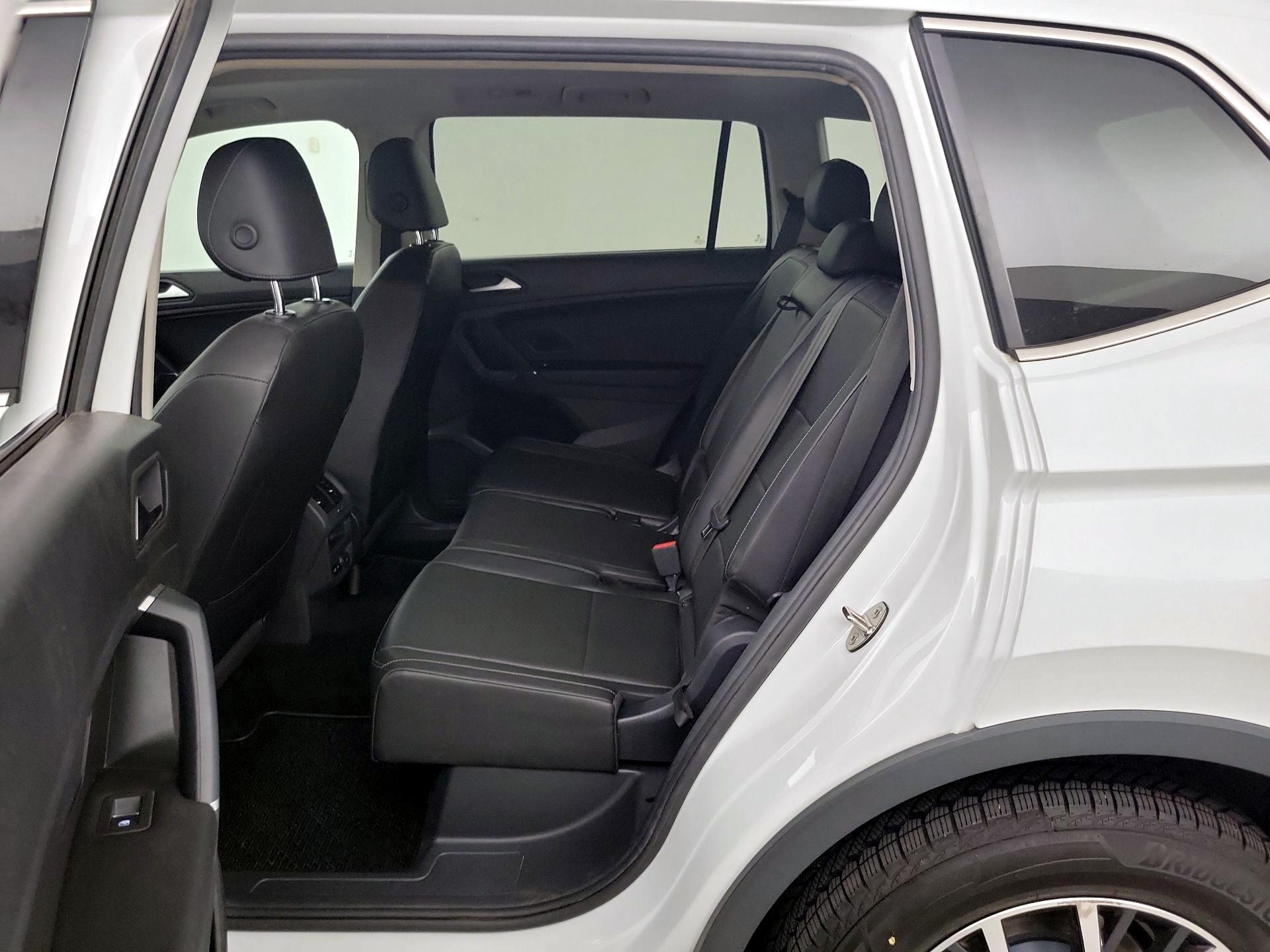 Thumbnail: 2020 Volkswagen Tiguan - 18