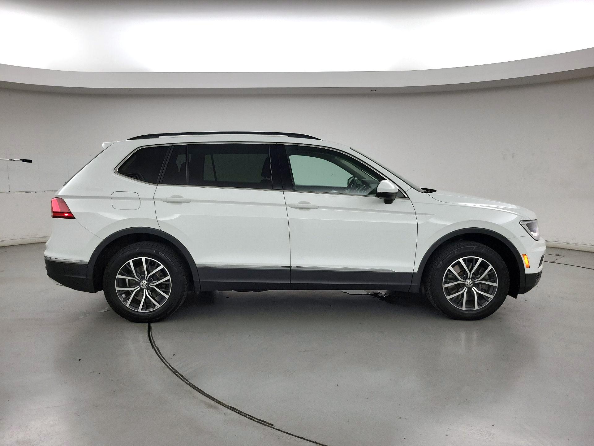 Thumbnail: 2020 Volkswagen Tiguan - 4