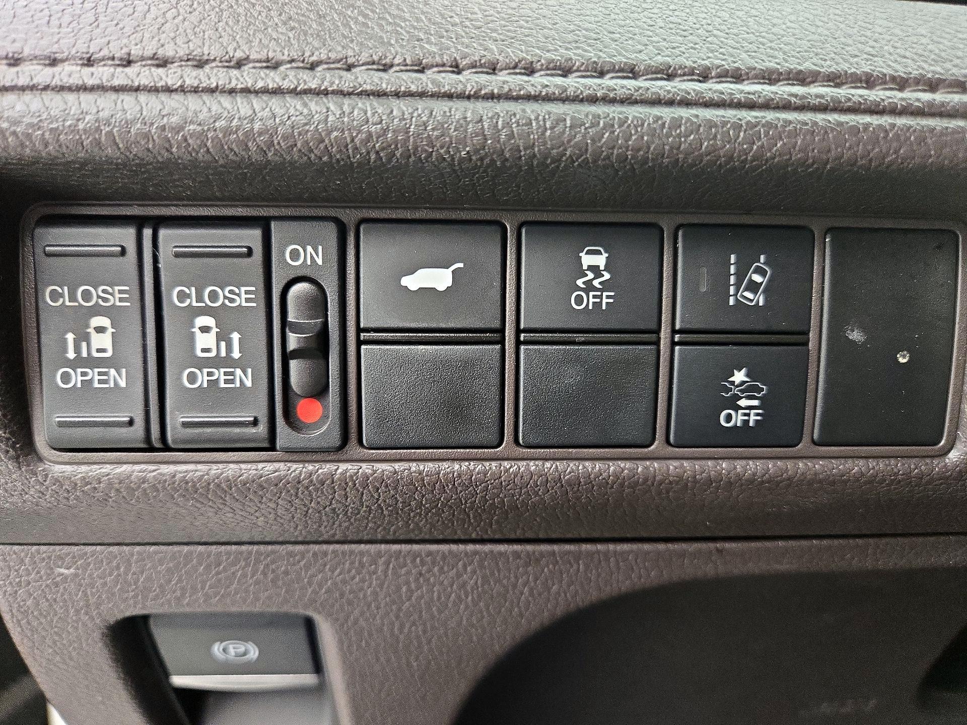 Thumbnail: 2019 Honda Odyssey - 13