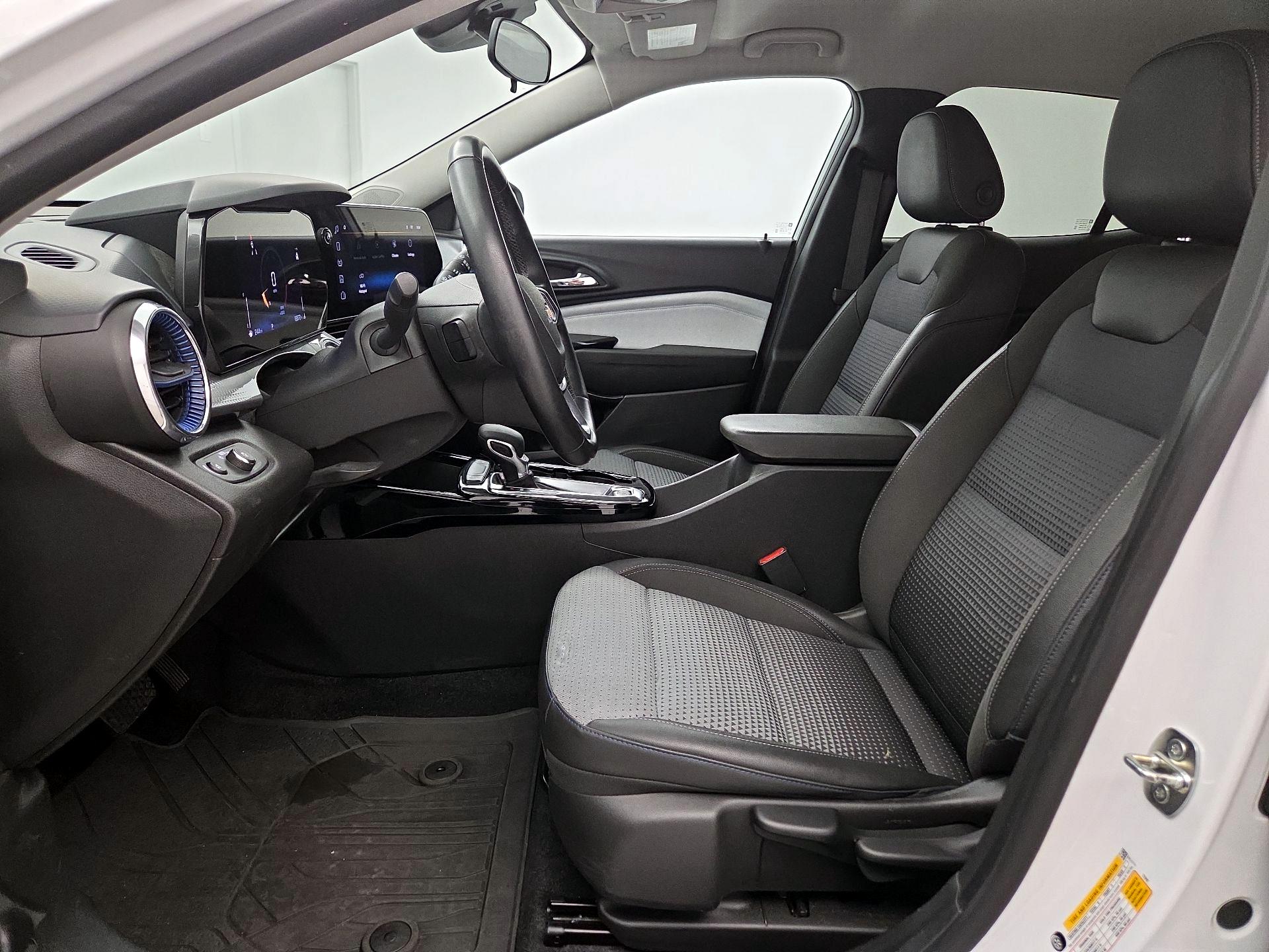 Thumbnail: 2024 Chevrolet Trax - 11
