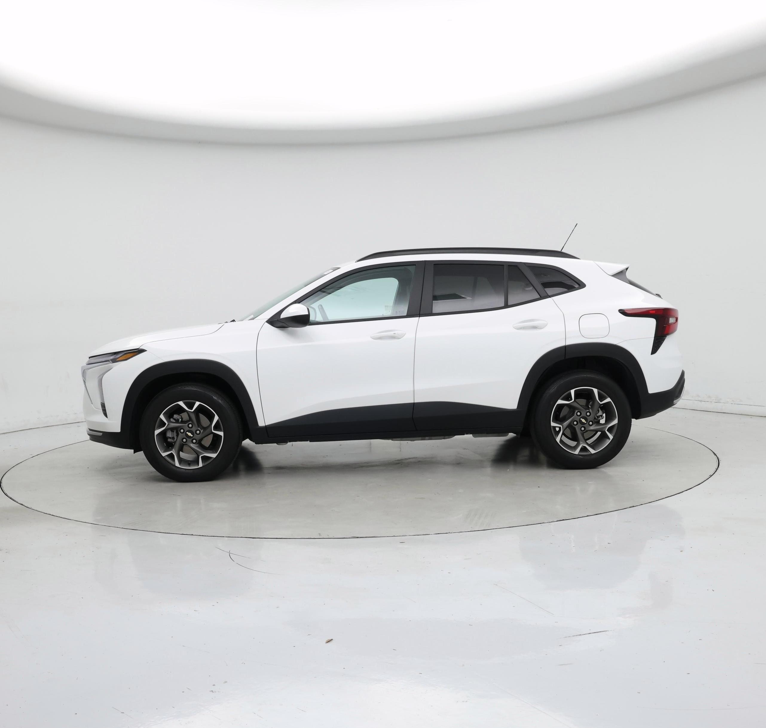 Thumbnail: 2024 Chevrolet Trax - 3