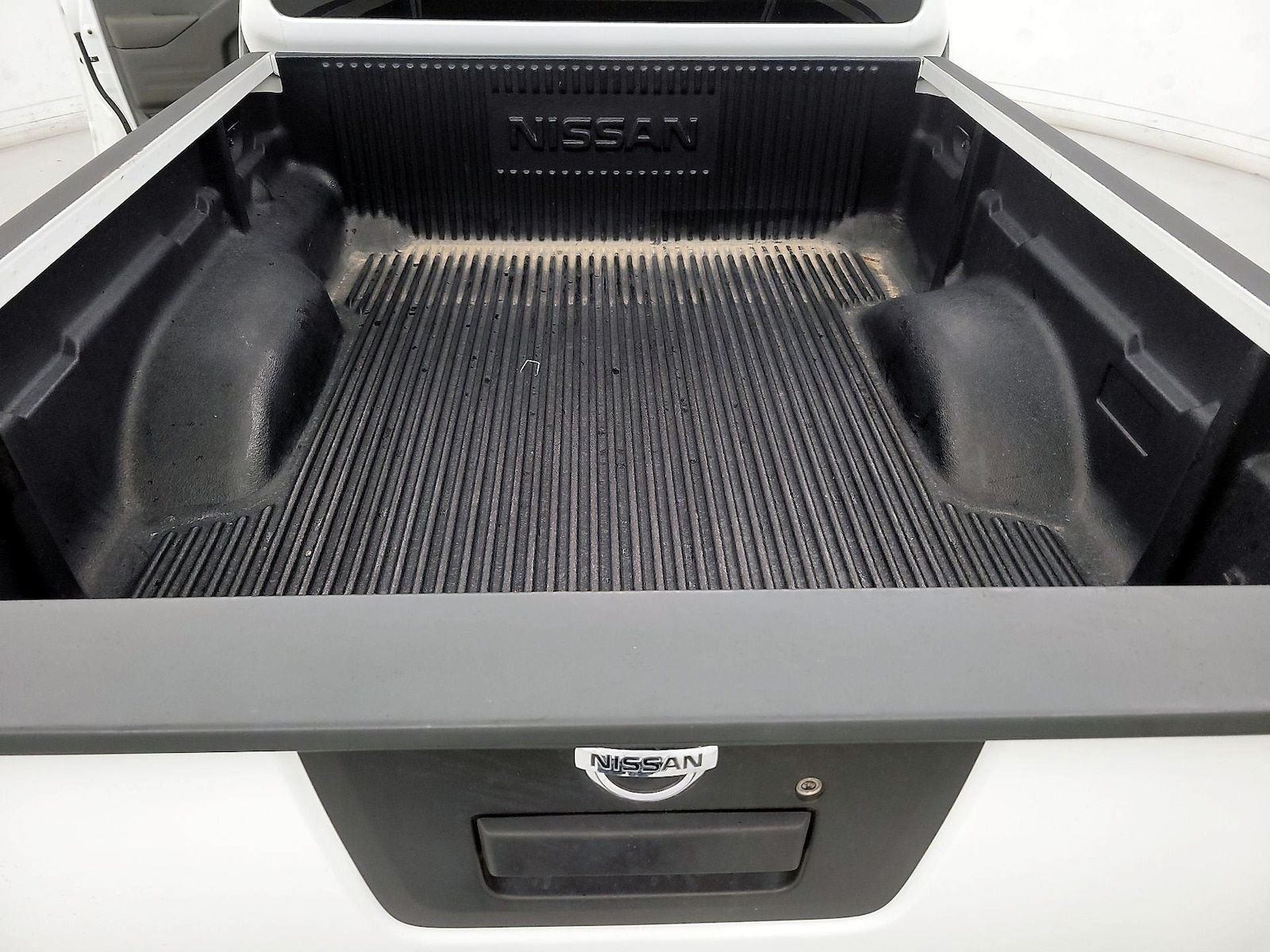 2018 Nissan Frontier S - Photo 18