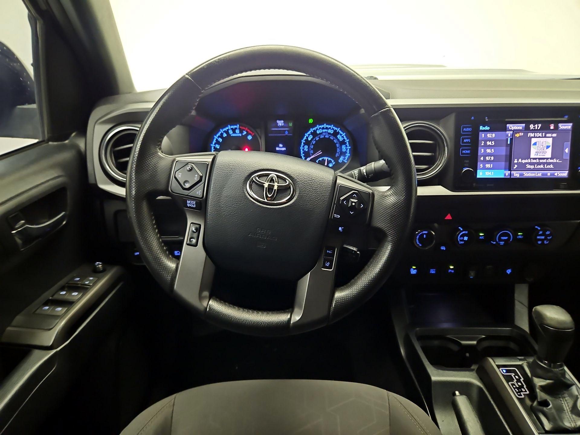 Thumbnail: 2019 Toyota Tacoma - 10