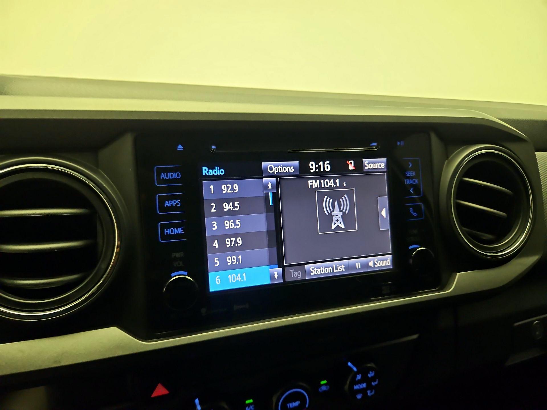 Thumbnail: 2019 Toyota Tacoma - 15