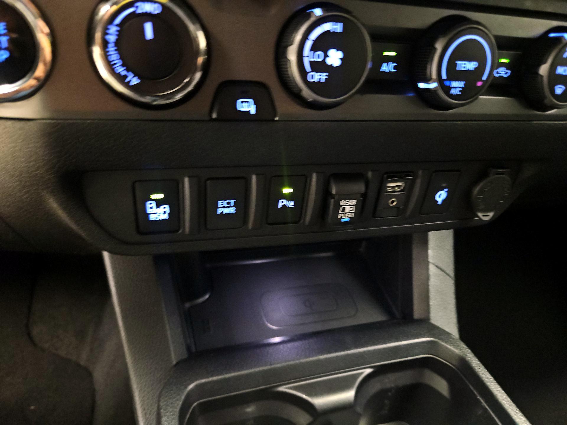 Thumbnail: 2019 Toyota Tacoma - 18