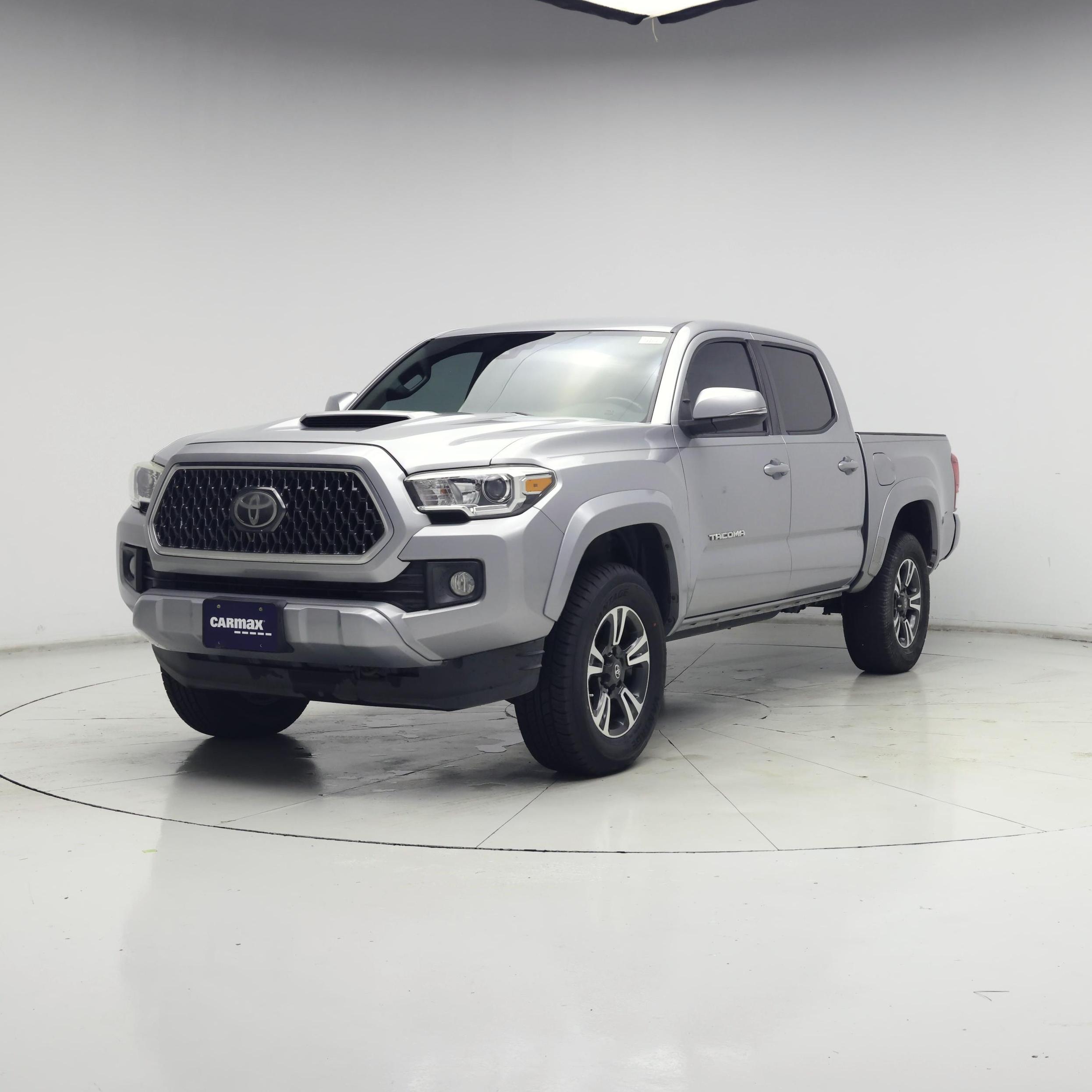 Thumbnail: 2019 Toyota Tacoma - 4