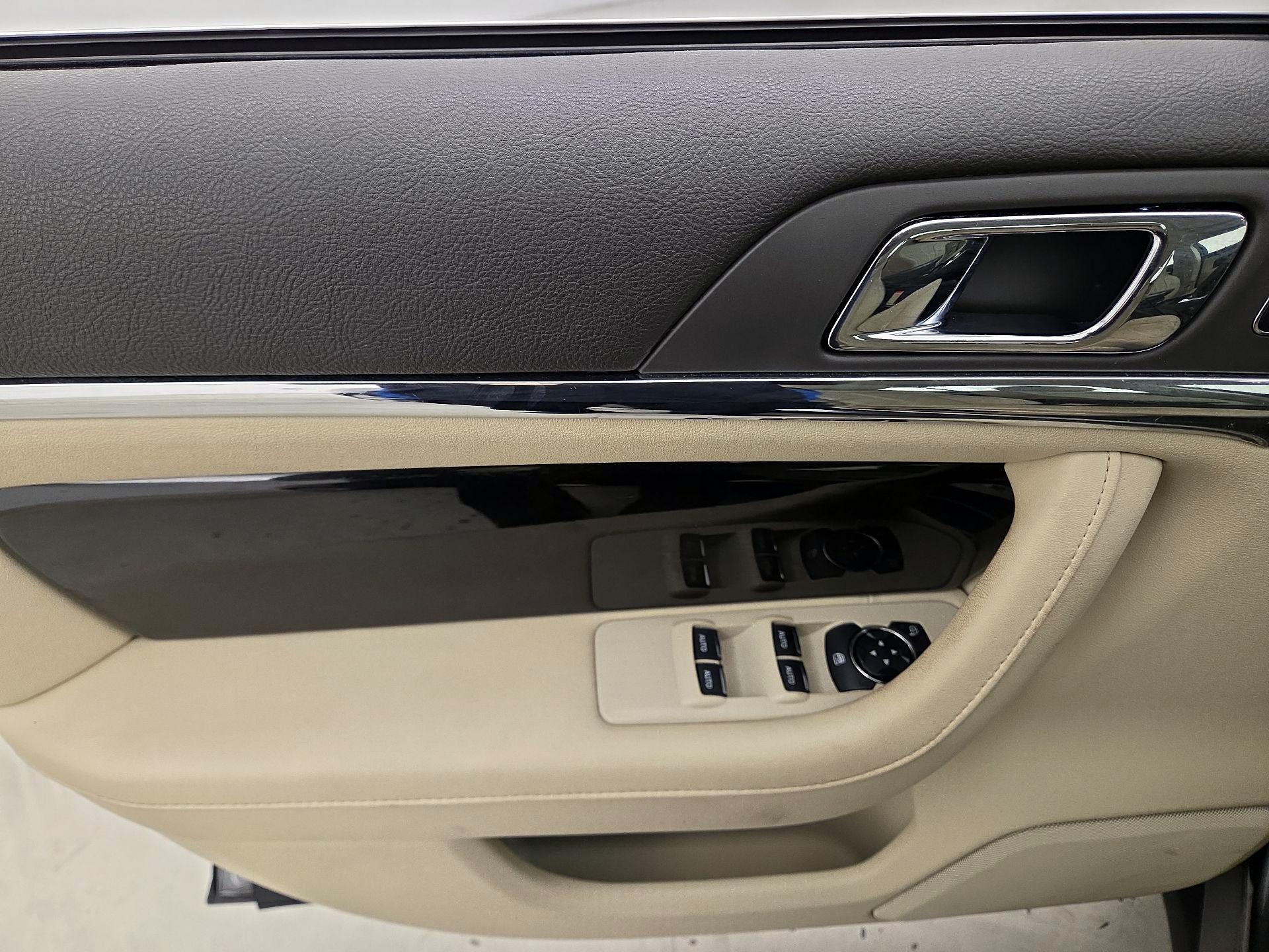 Thumbnail: 2016 Lincoln MKS - 12