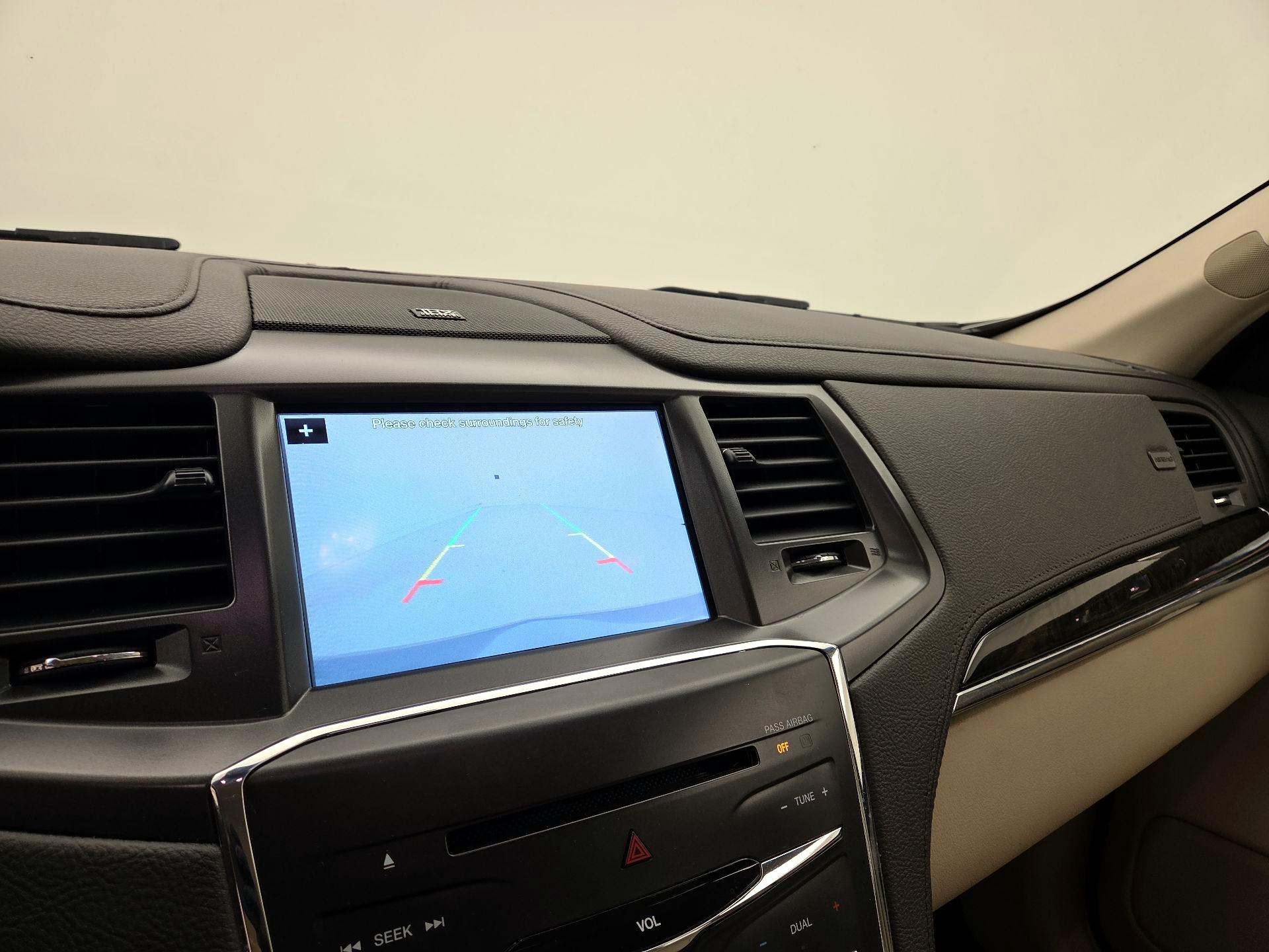 Thumbnail: 2016 Lincoln MKS - 15