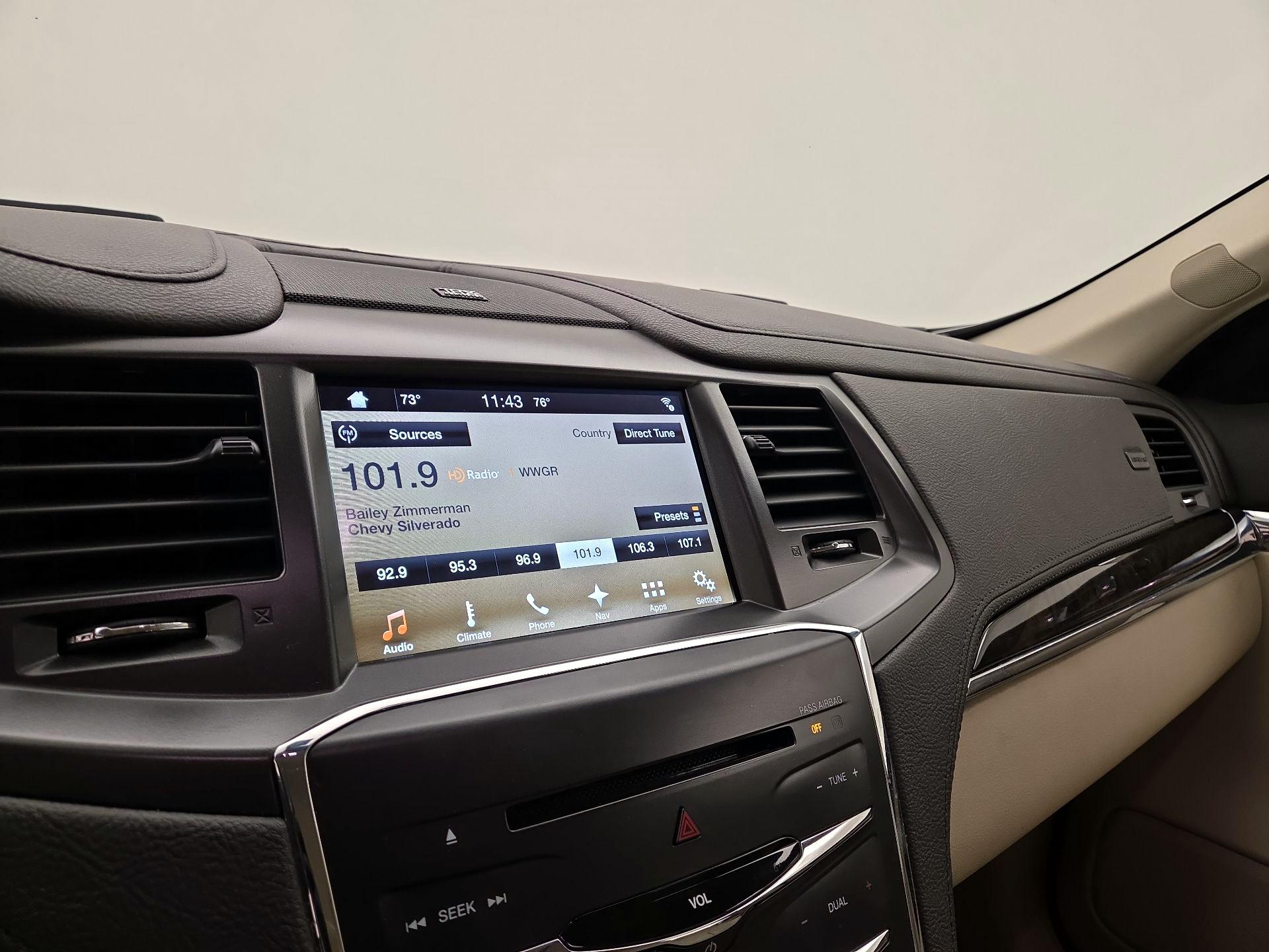 Thumbnail: 2016 Lincoln MKS - 16