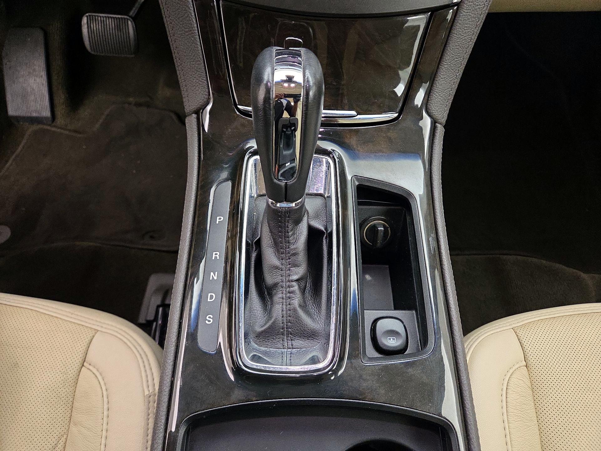 Thumbnail: 2016 Lincoln MKS - 18