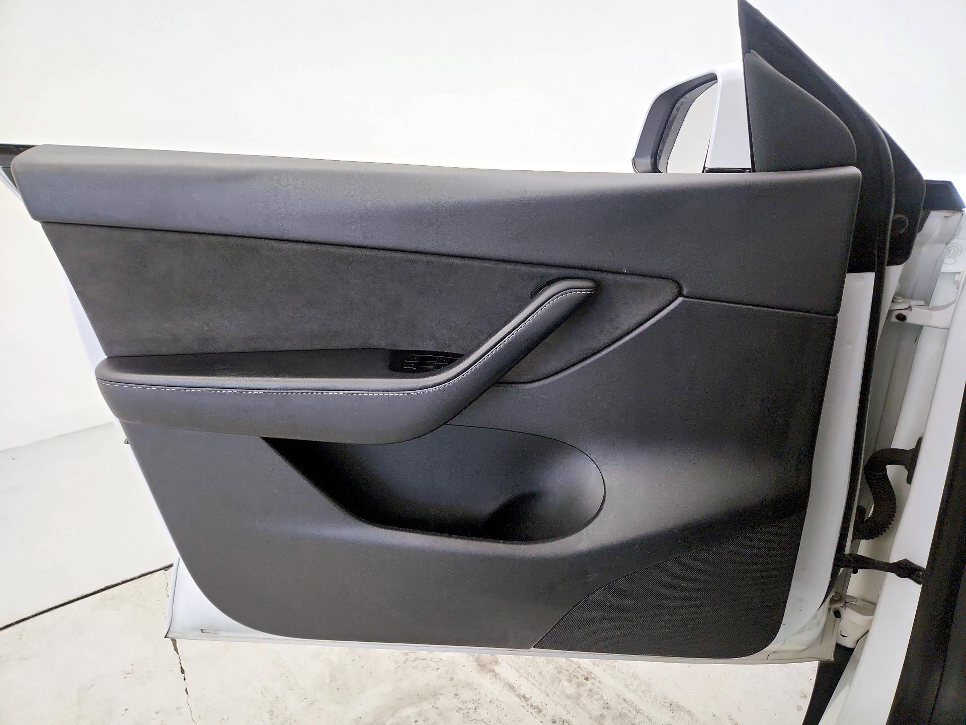 Thumbnail: 2020 Tesla Model Y - 12