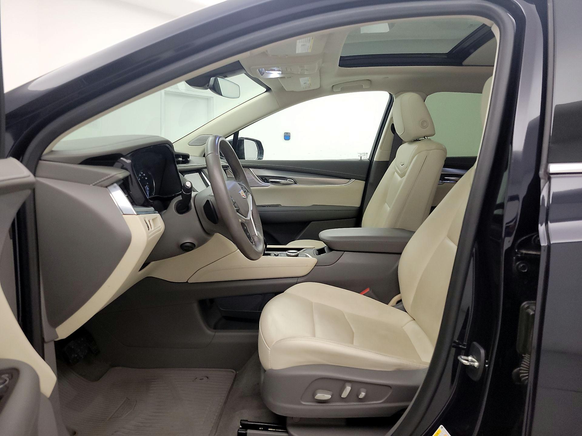 Thumbnail: 2021 Cadillac XT5 - 11