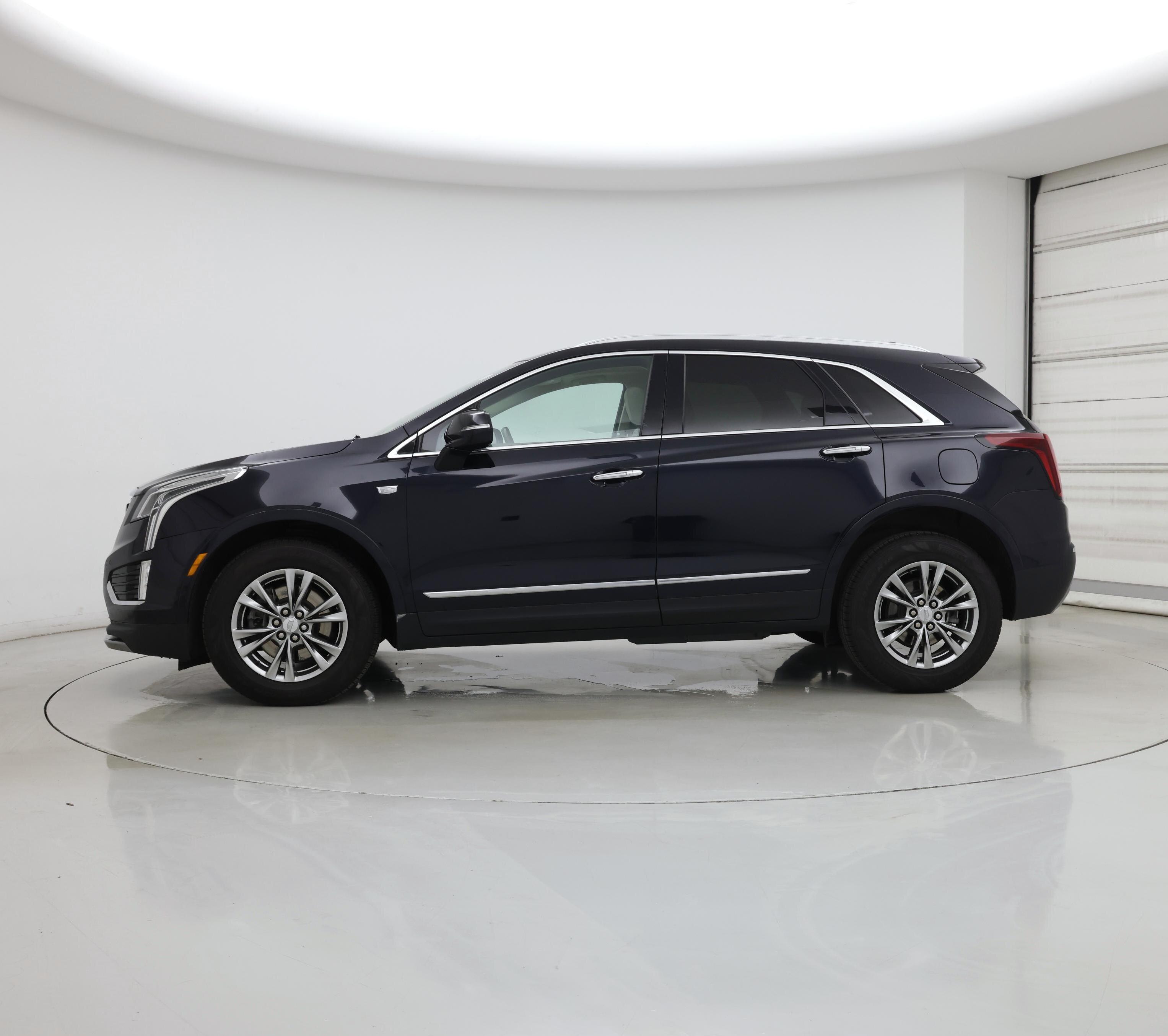 Thumbnail: 2021 Cadillac XT5 - 3