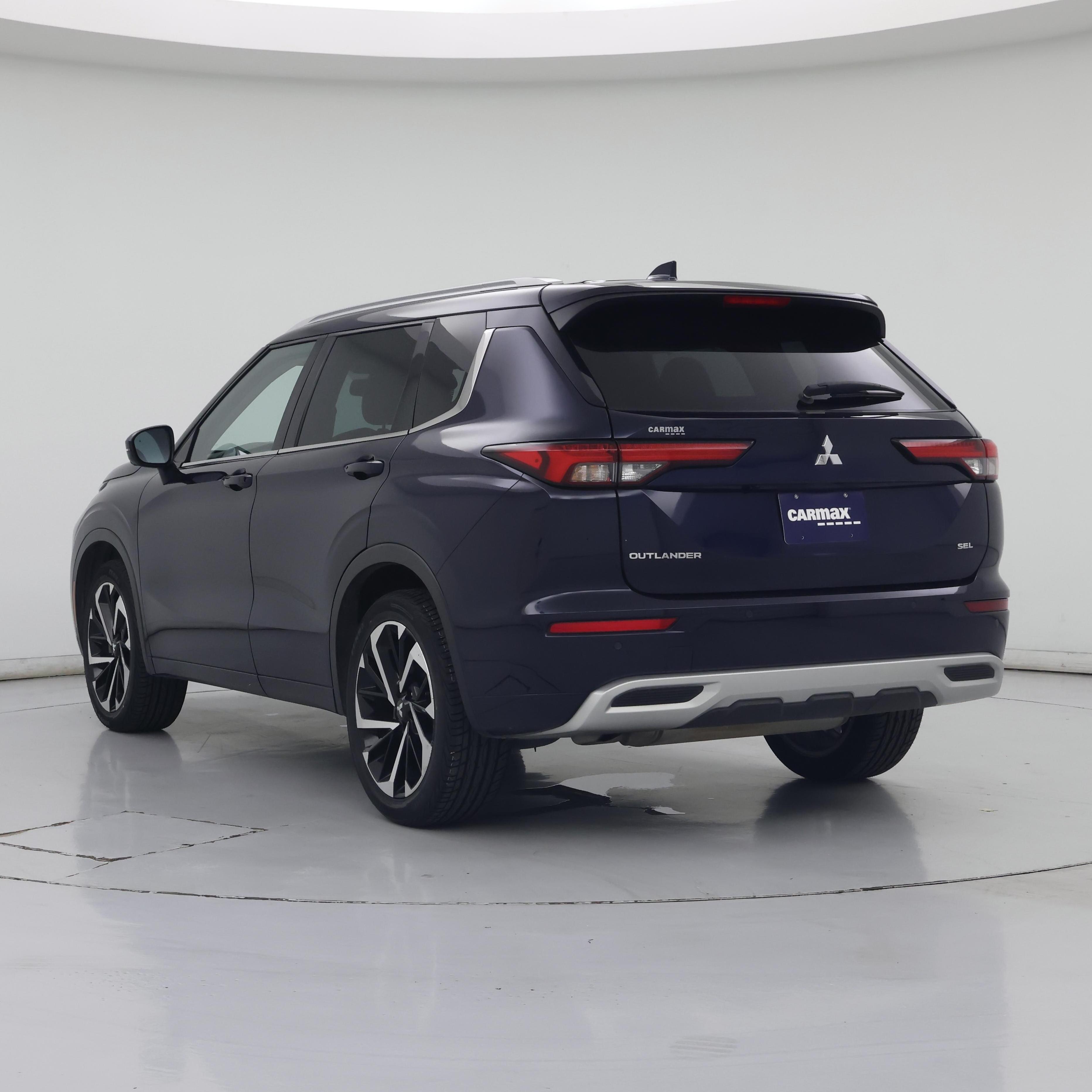 Thumbnail: 2023 Mitsubishi Outlander - 2