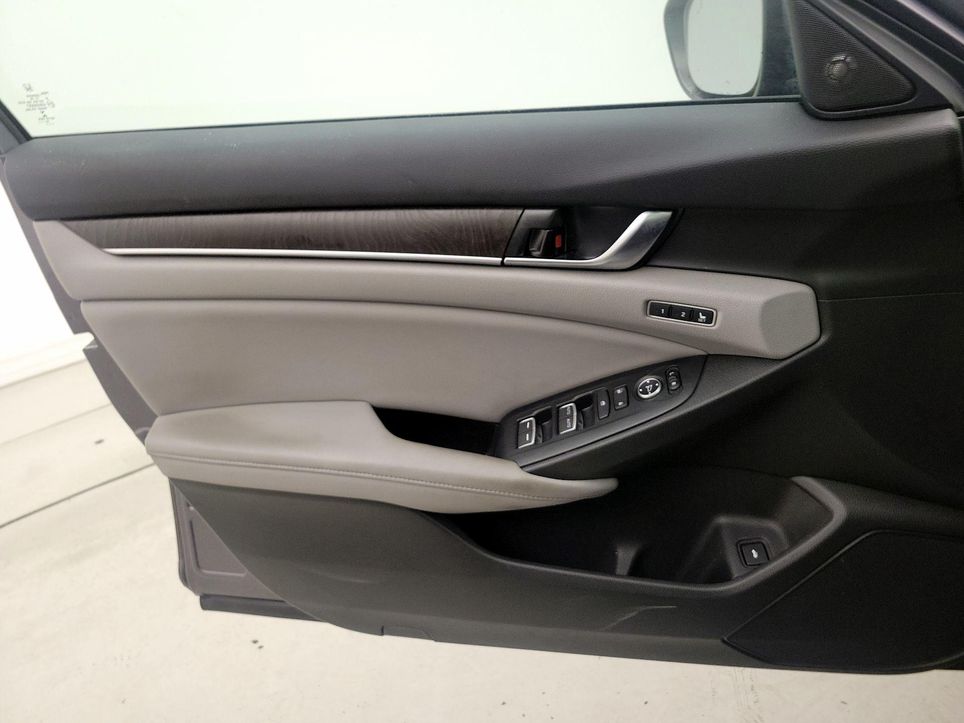 Thumbnail: 2018 Honda Accord - 12