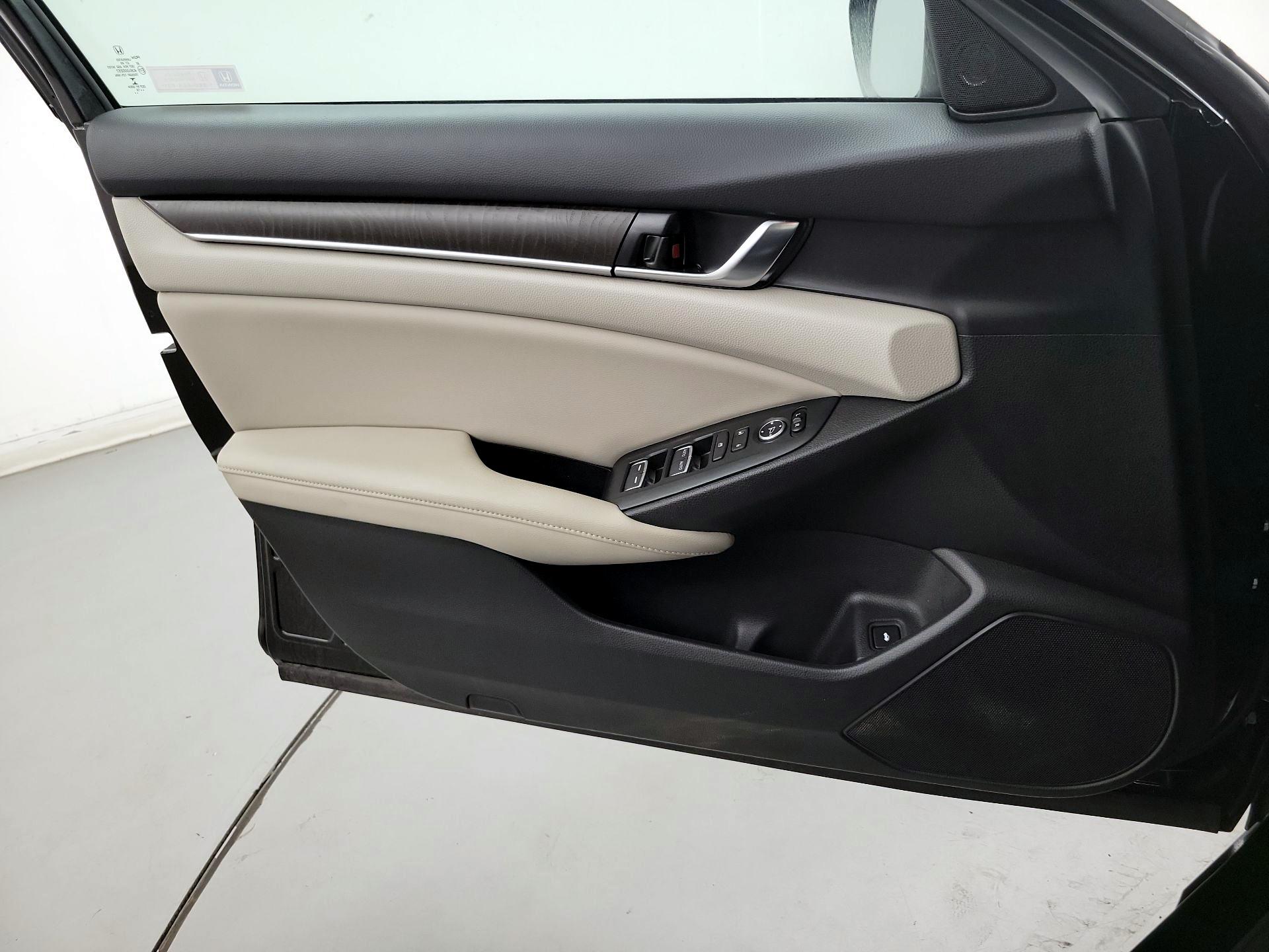 Thumbnail: 2018 Honda Accord - 10