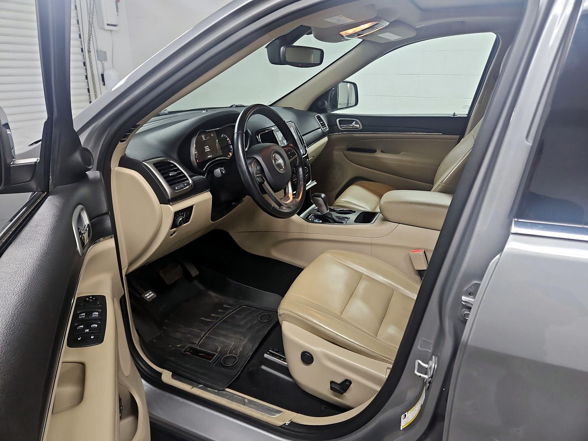 Thumbnail: 2020 Jeep Grand Cherokee - 11
