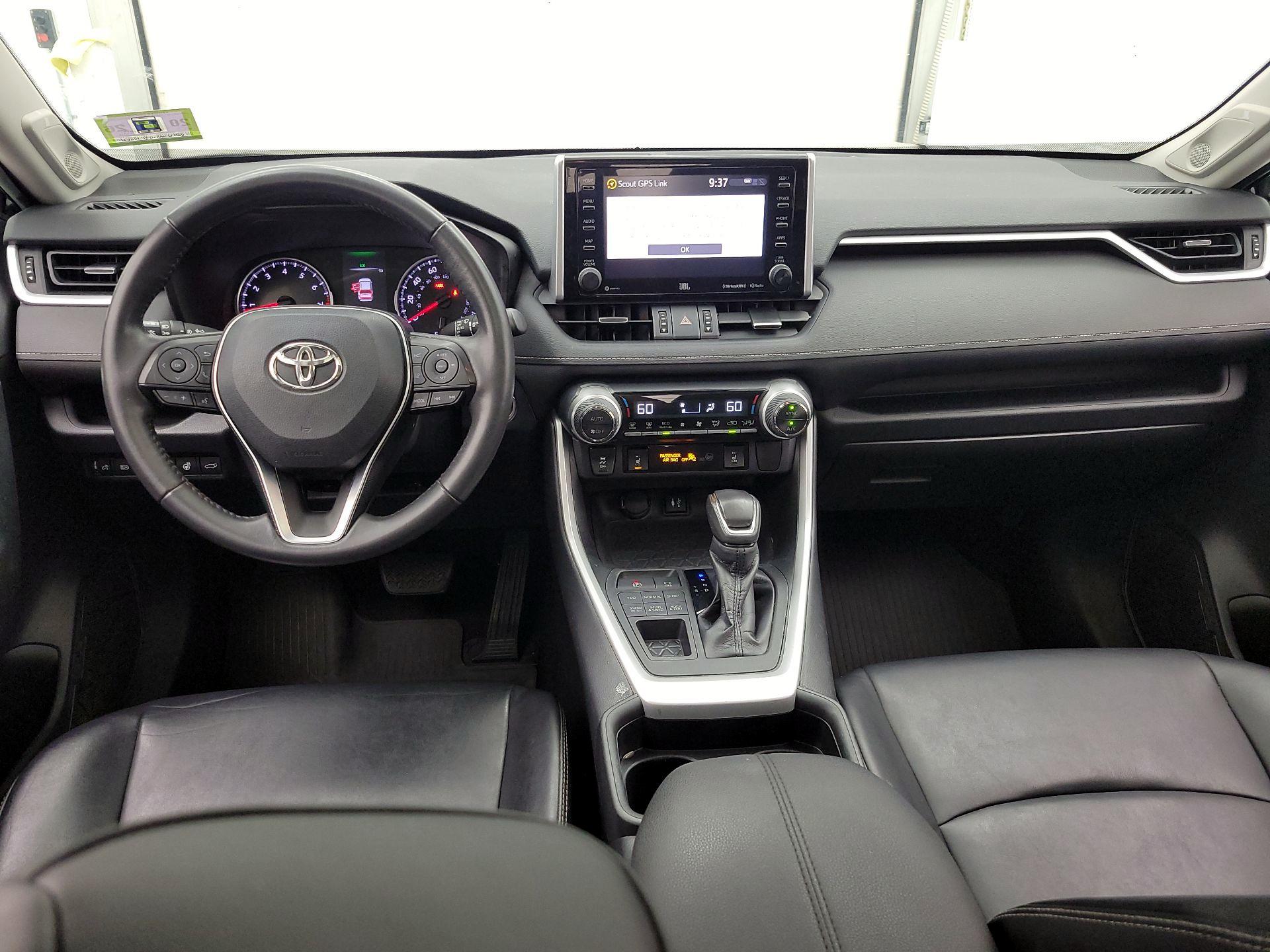 Thumbnail: 2019 Toyota RAV4 - 9