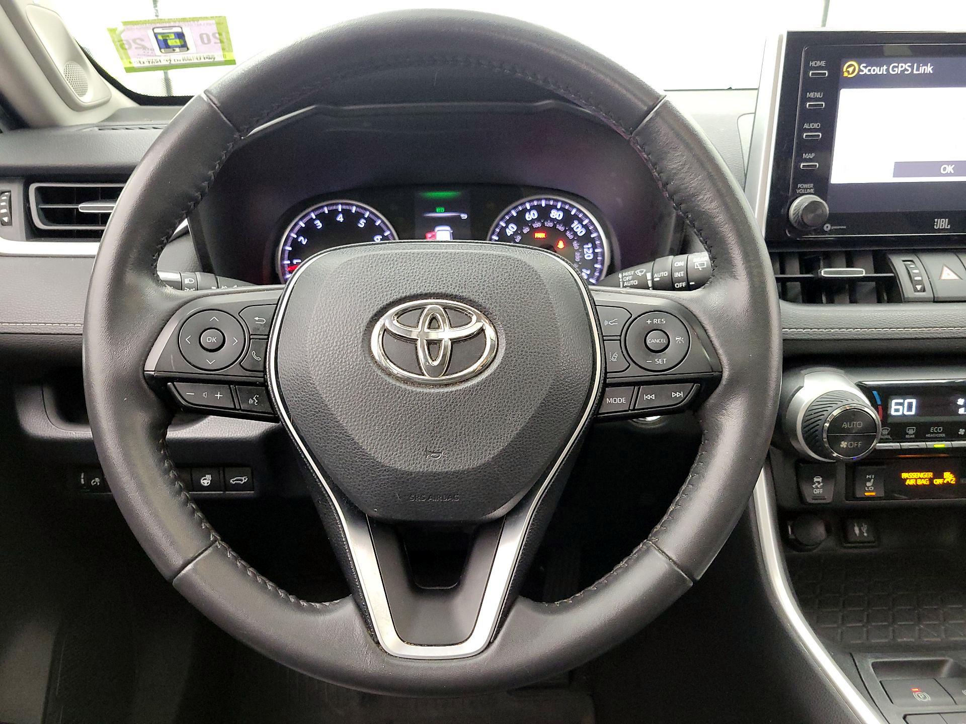 Thumbnail: 2019 Toyota RAV4 - 10