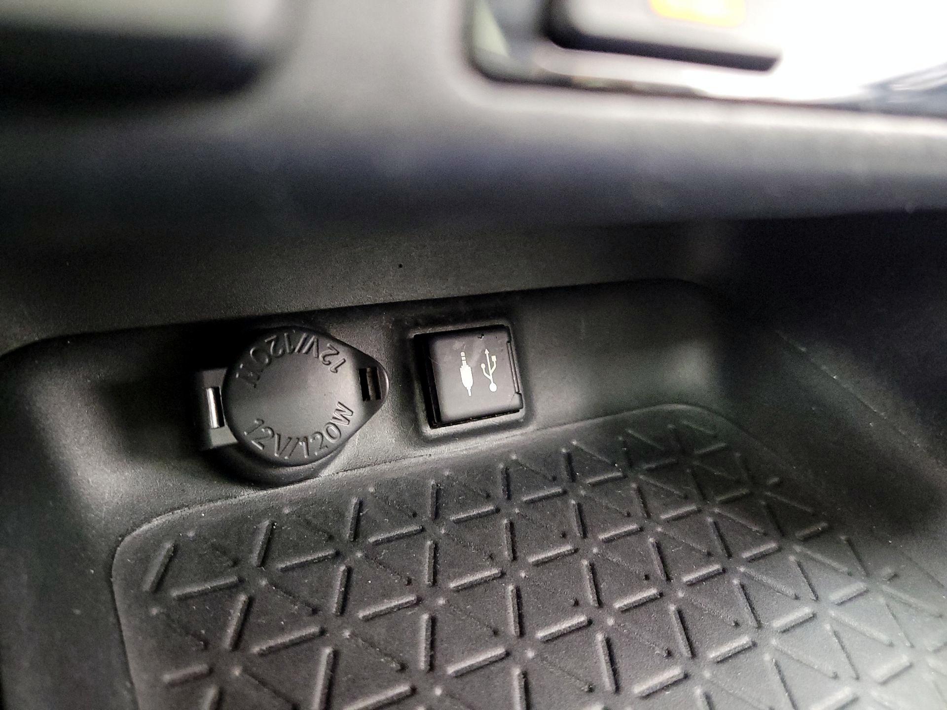 Thumbnail: 2019 Toyota RAV4 - 19