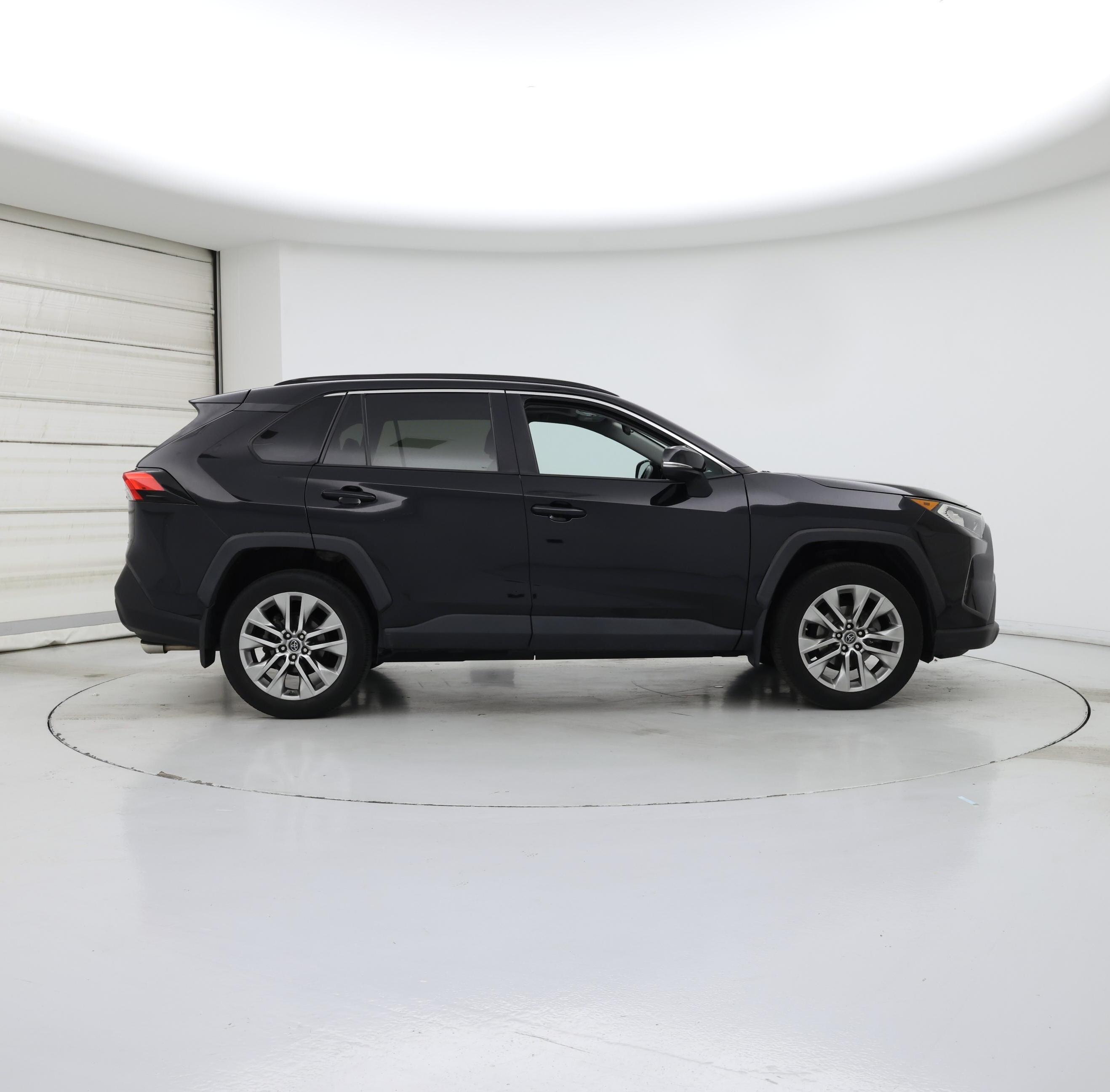 Thumbnail: 2019 Toyota RAV4 - 7
