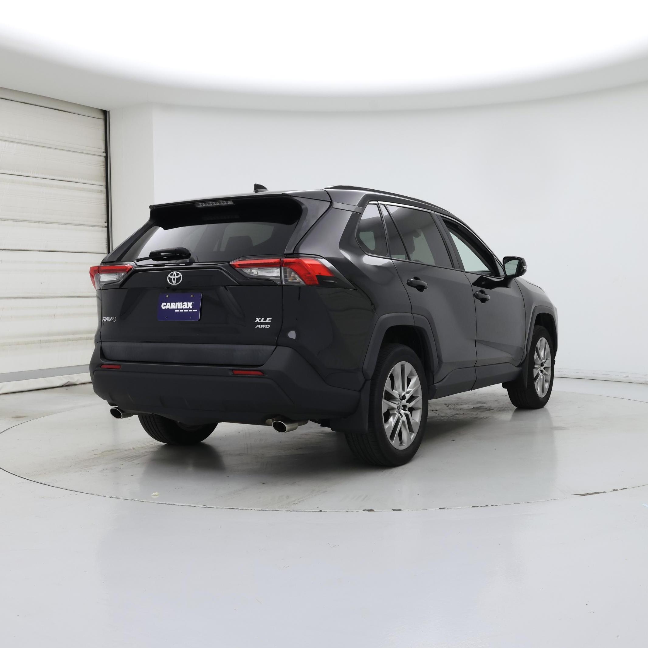 Thumbnail: 2019 Toyota RAV4 - 8