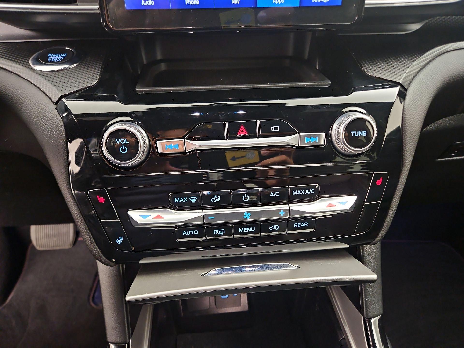 Thumbnail: 2022 Ford Explorer - 16