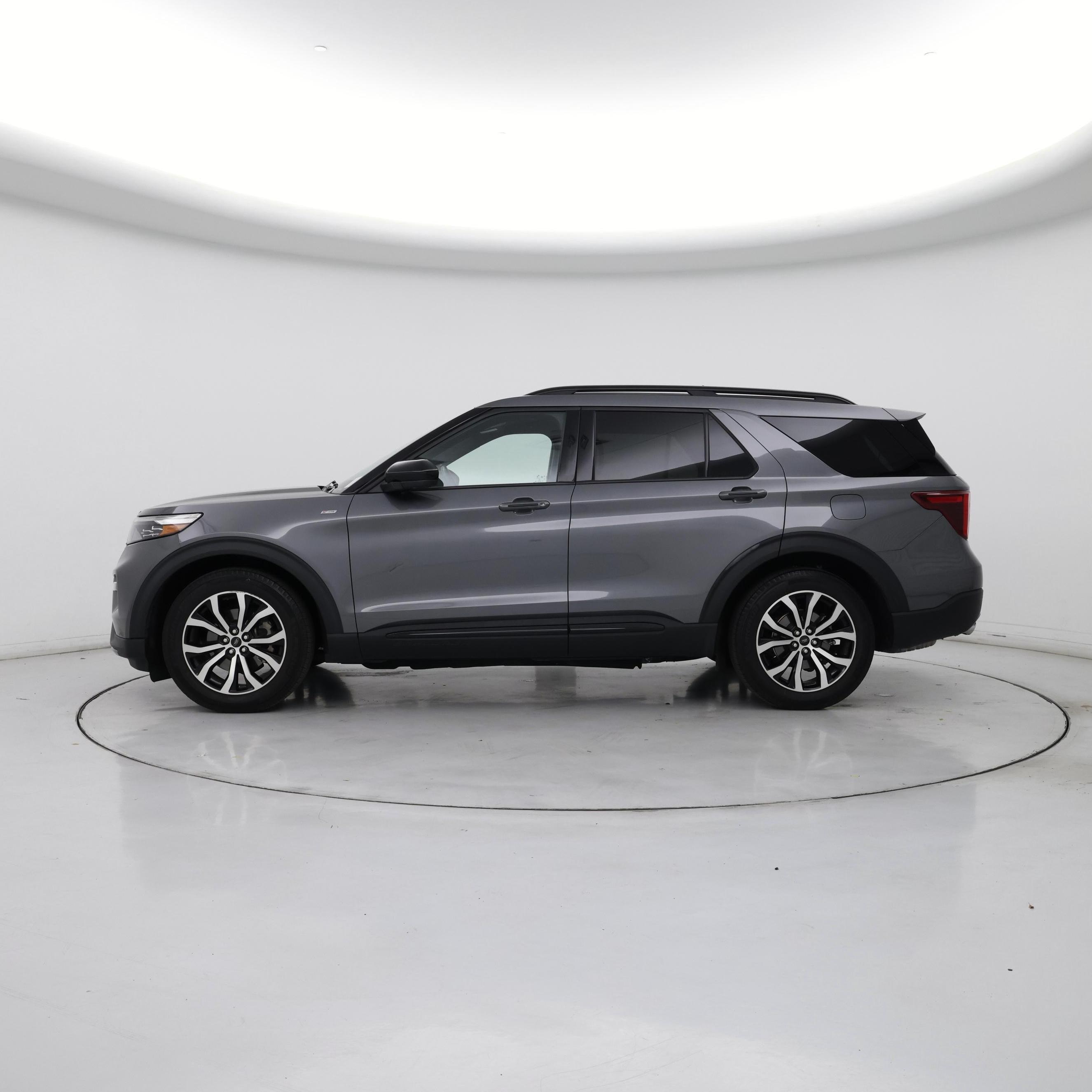 Thumbnail: 2022 Ford Explorer - 3