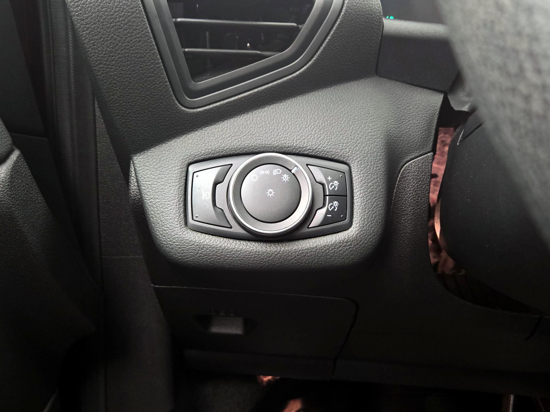 Thumbnail: 2016 Ford Escape - 13