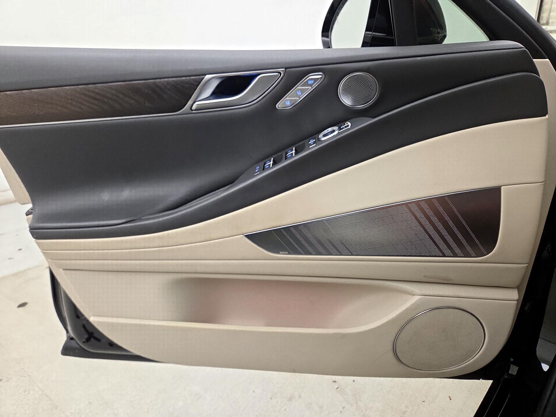 Thumbnail: 2023 Genesis G80 - 12