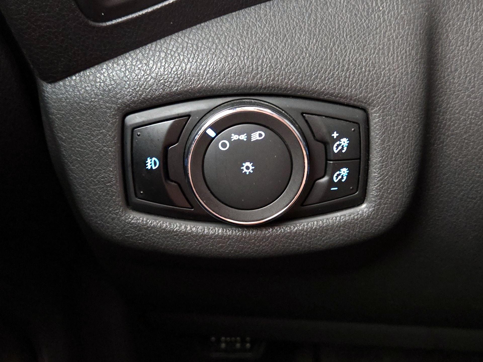 Thumbnail: 2016 Ford Transit Series - 13