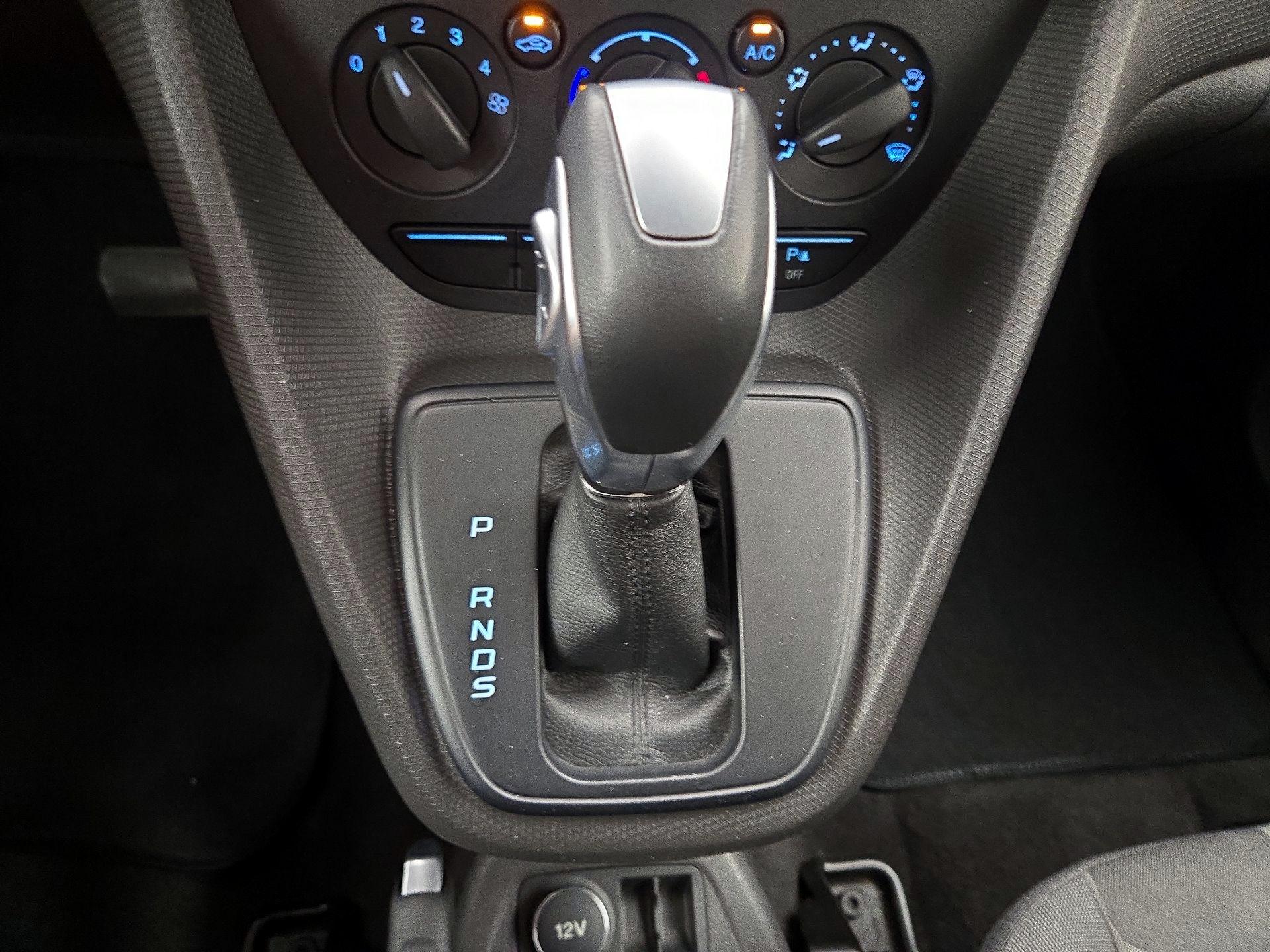 Thumbnail: 2016 Ford Transit Series - 17