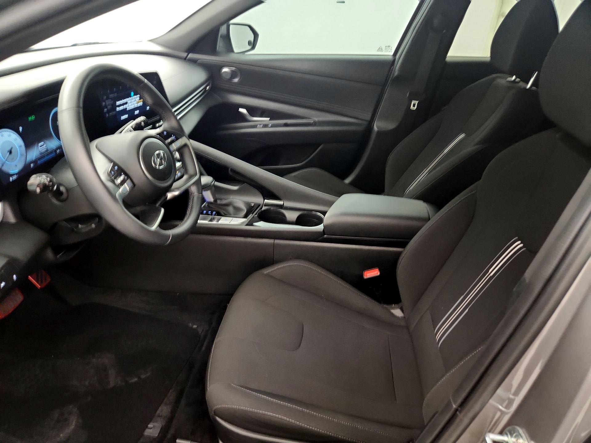 Thumbnail: 2023 Hyundai Elantra - 11
