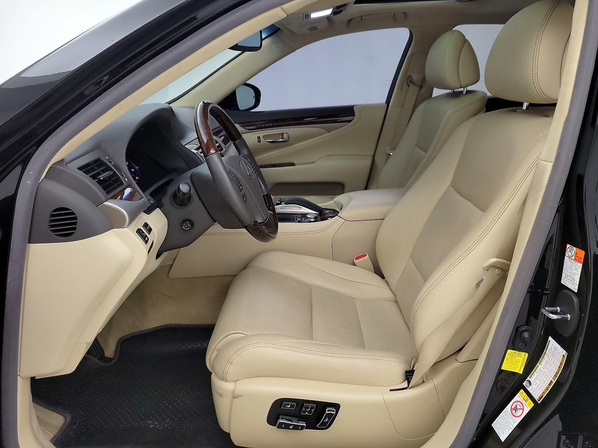 Thumbnail: 2017 Lexus LS - 11