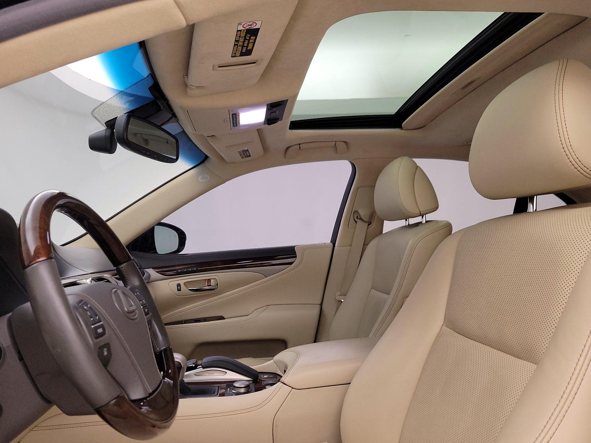 Thumbnail: 2017 Lexus LS - 20