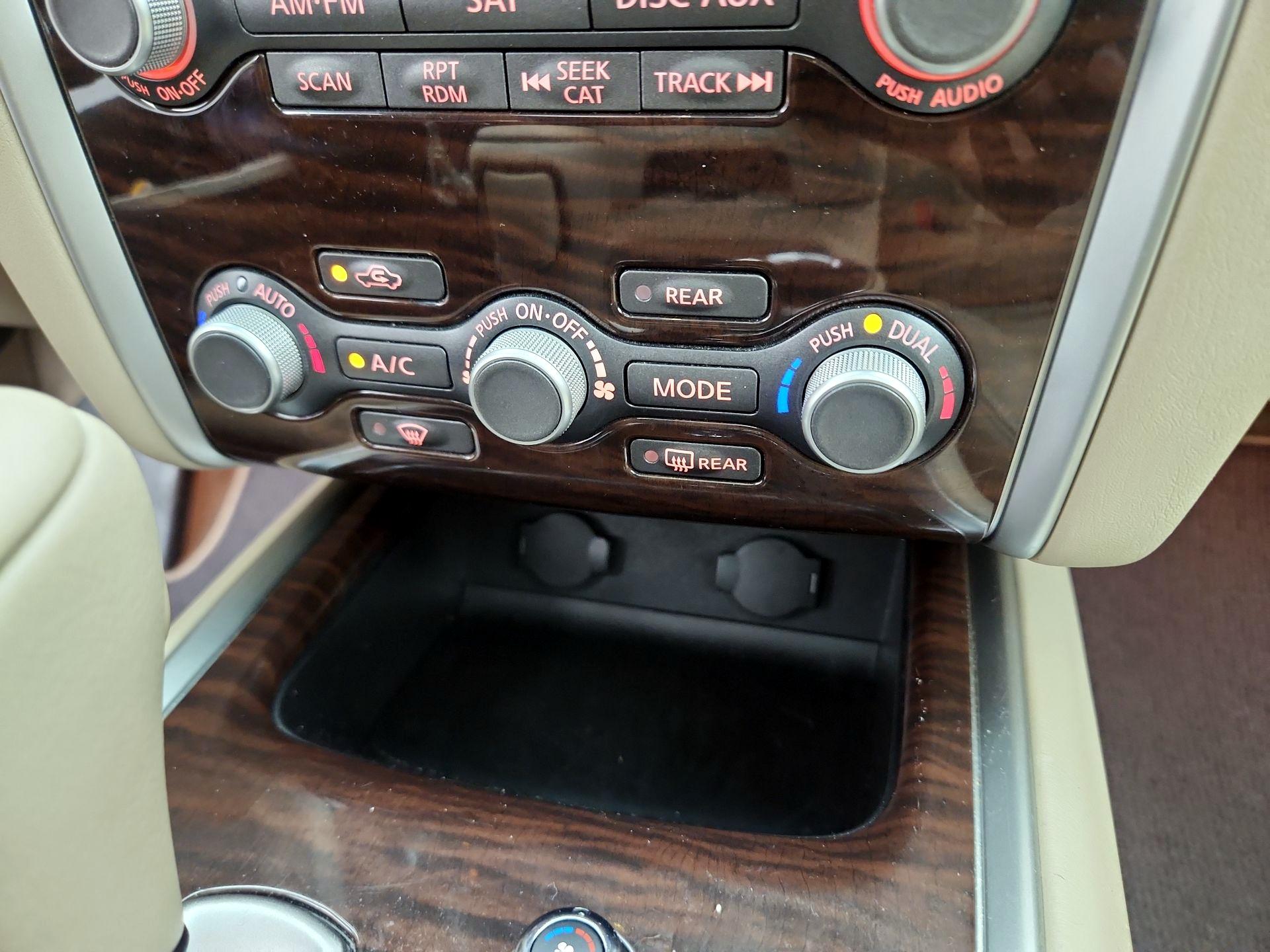 Thumbnail: 2014 Nissan Pathfinder - 17
