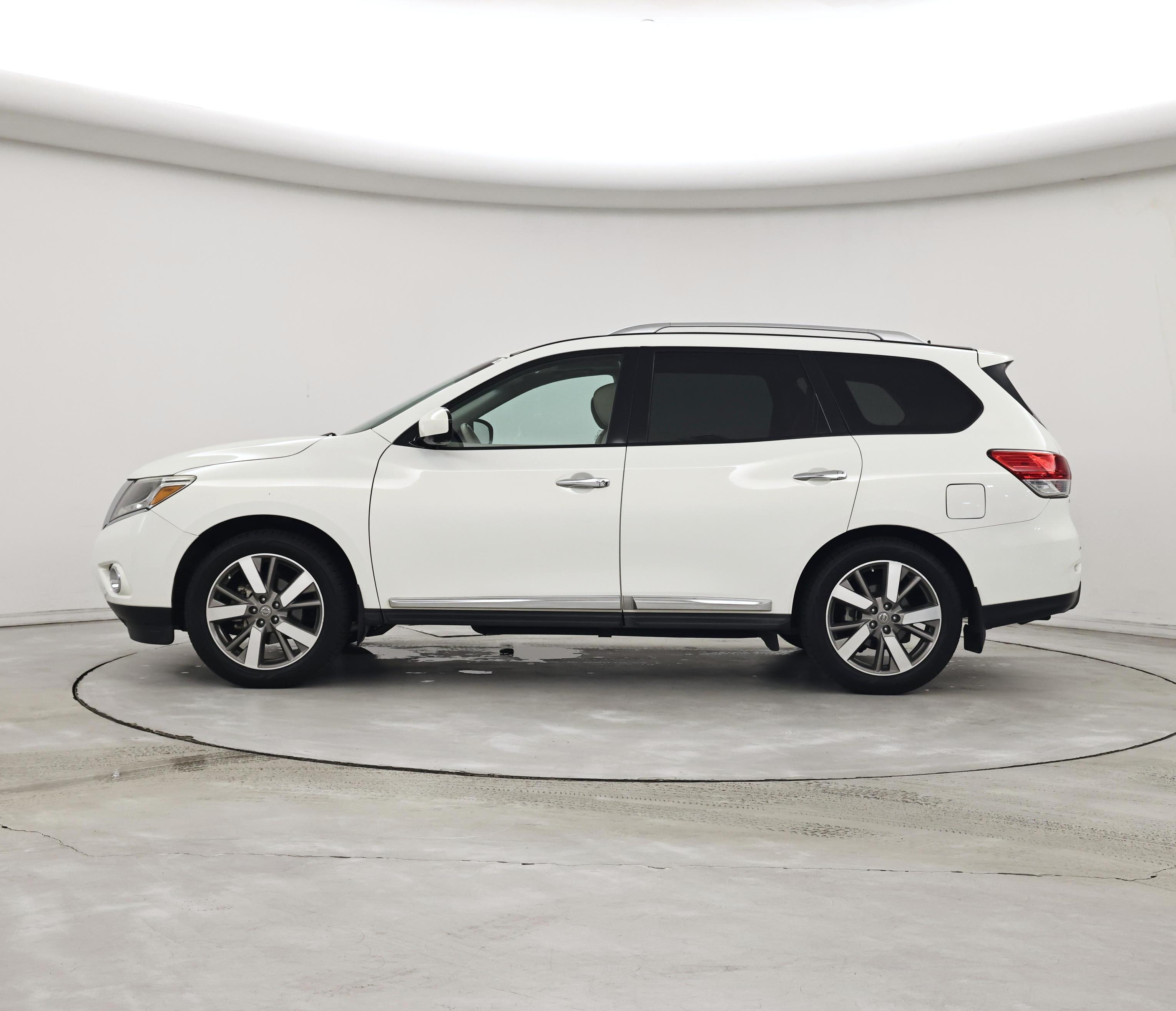 Thumbnail: 2014 Nissan Pathfinder - 3