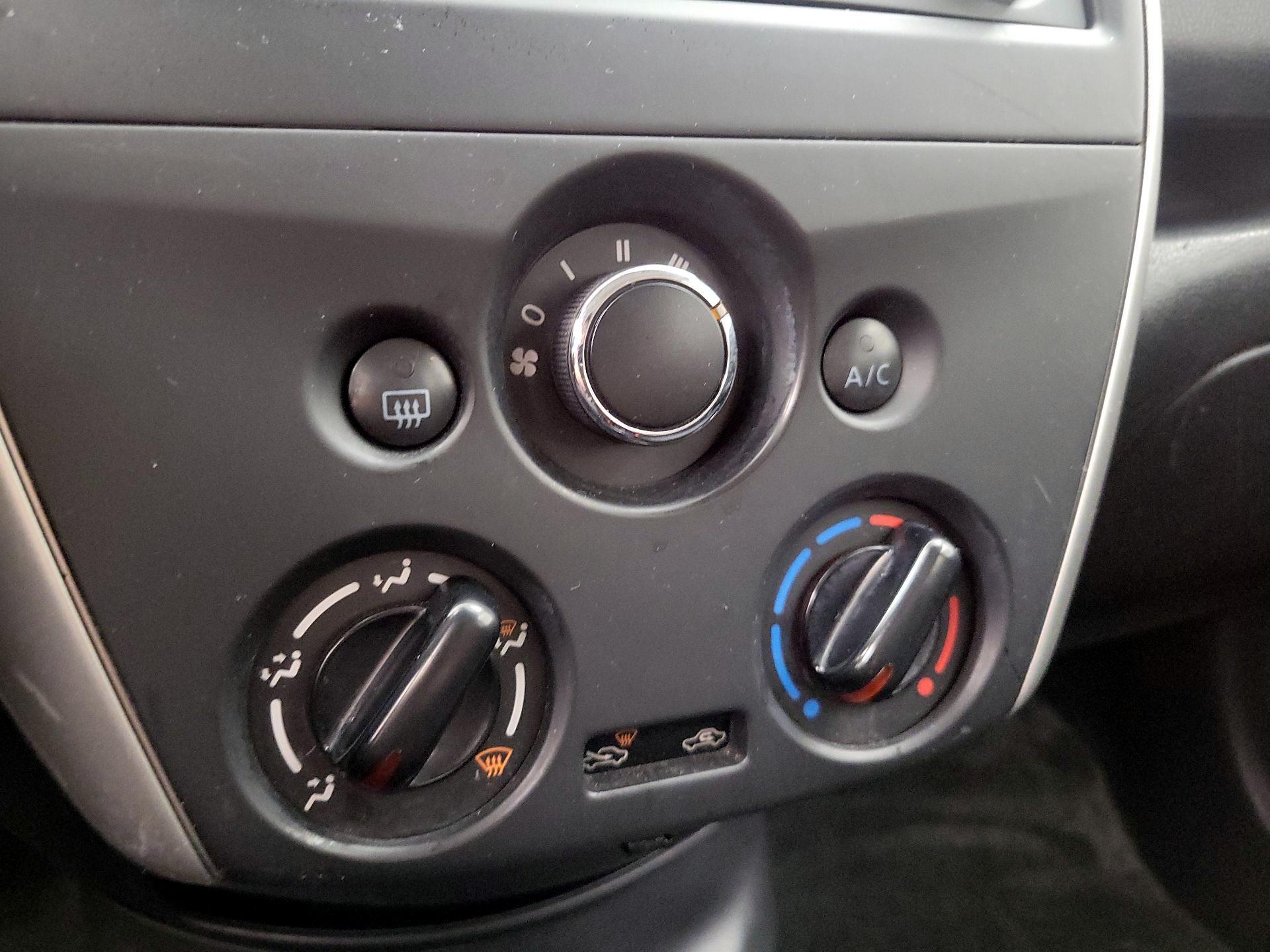 Thumbnail: 2016 Nissan Versa Note - 15