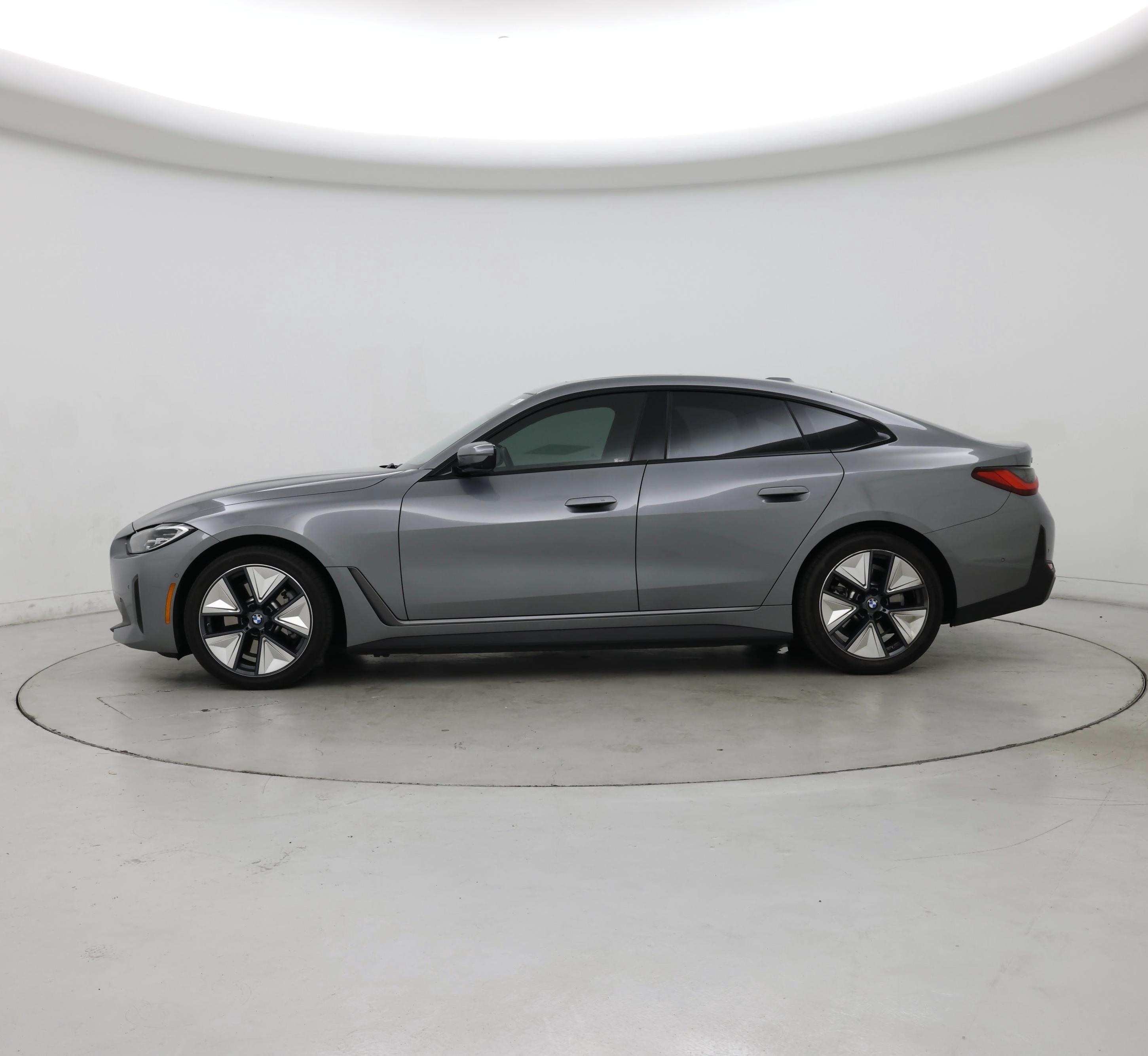 Thumbnail: 2023 BMW i4 - 3