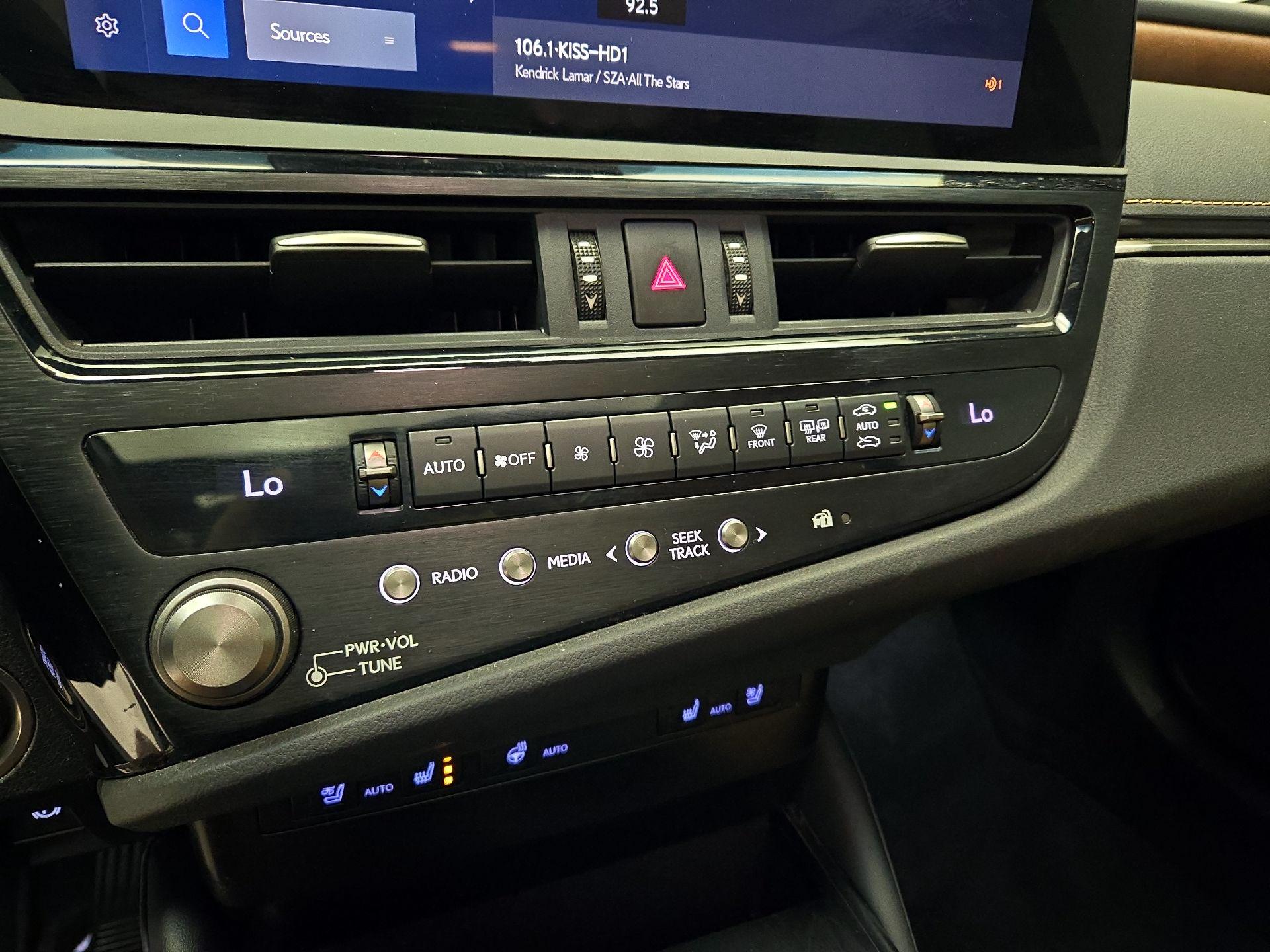 Thumbnail: 2023 Lexus ES - 17