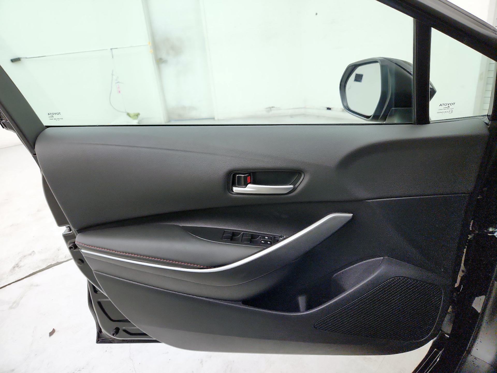 Thumbnail: 2025 Toyota Corolla - 12