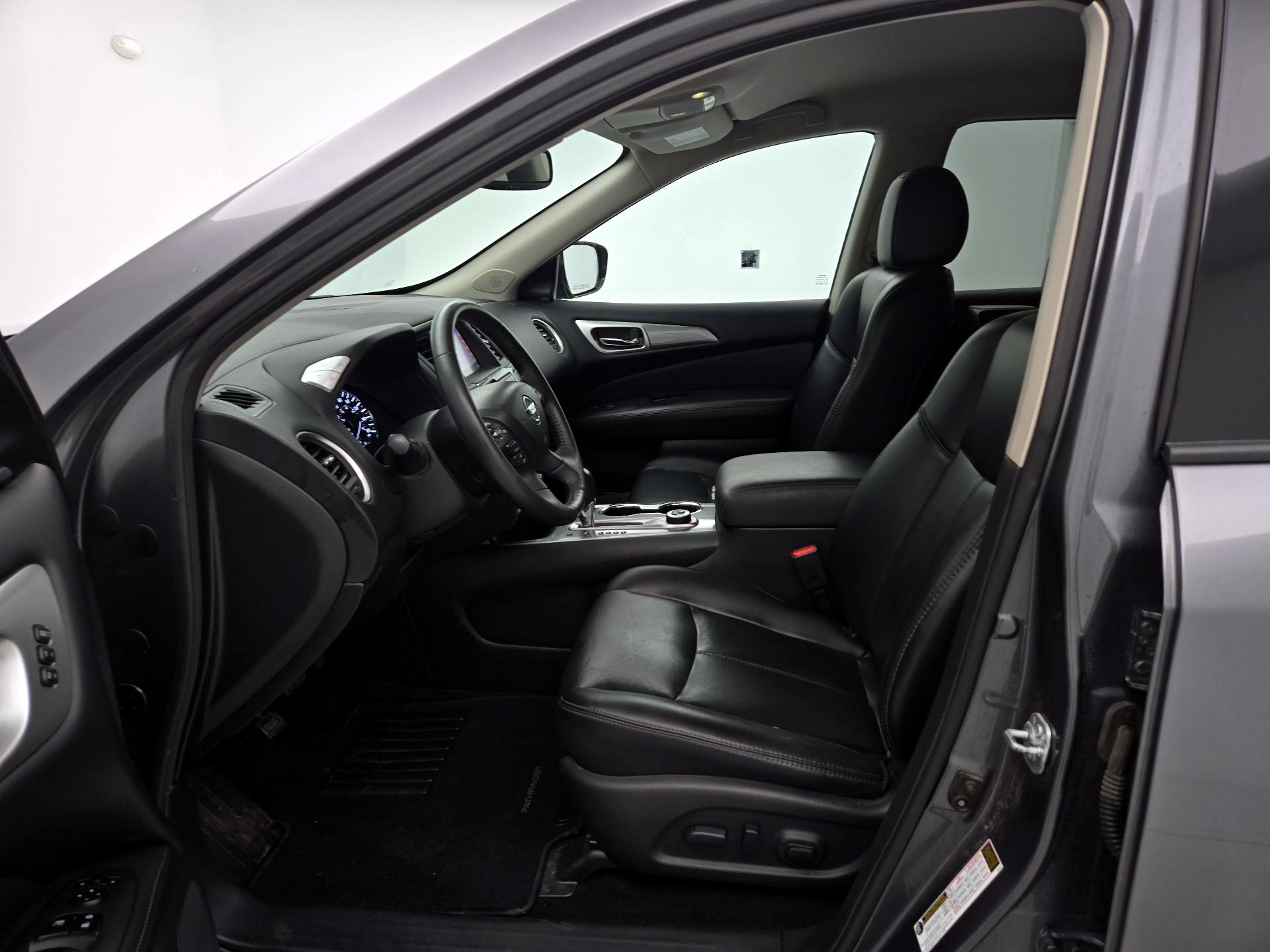 Thumbnail: 2017 Nissan Pathfinder - 11