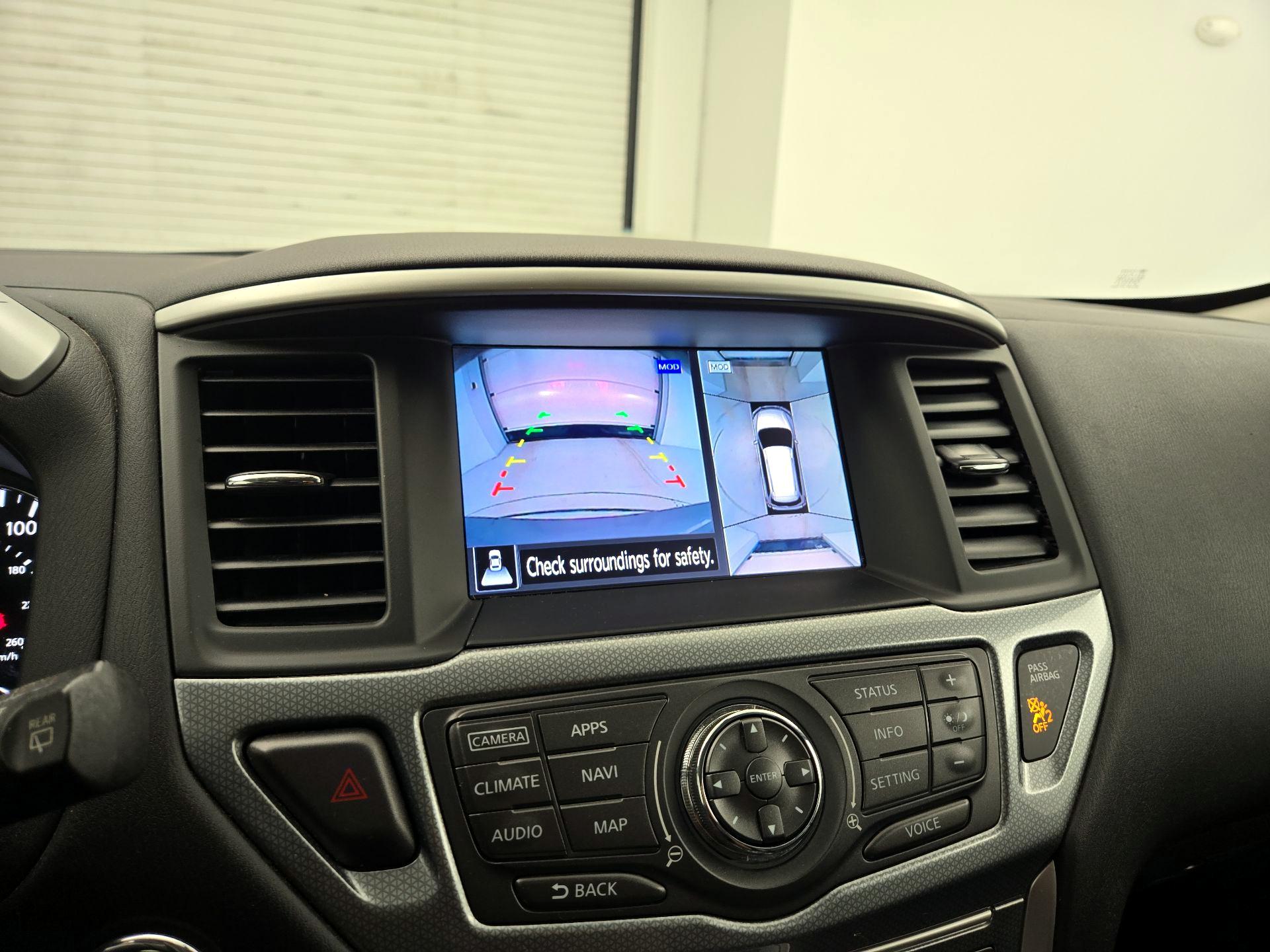 Thumbnail: 2017 Nissan Pathfinder - 15