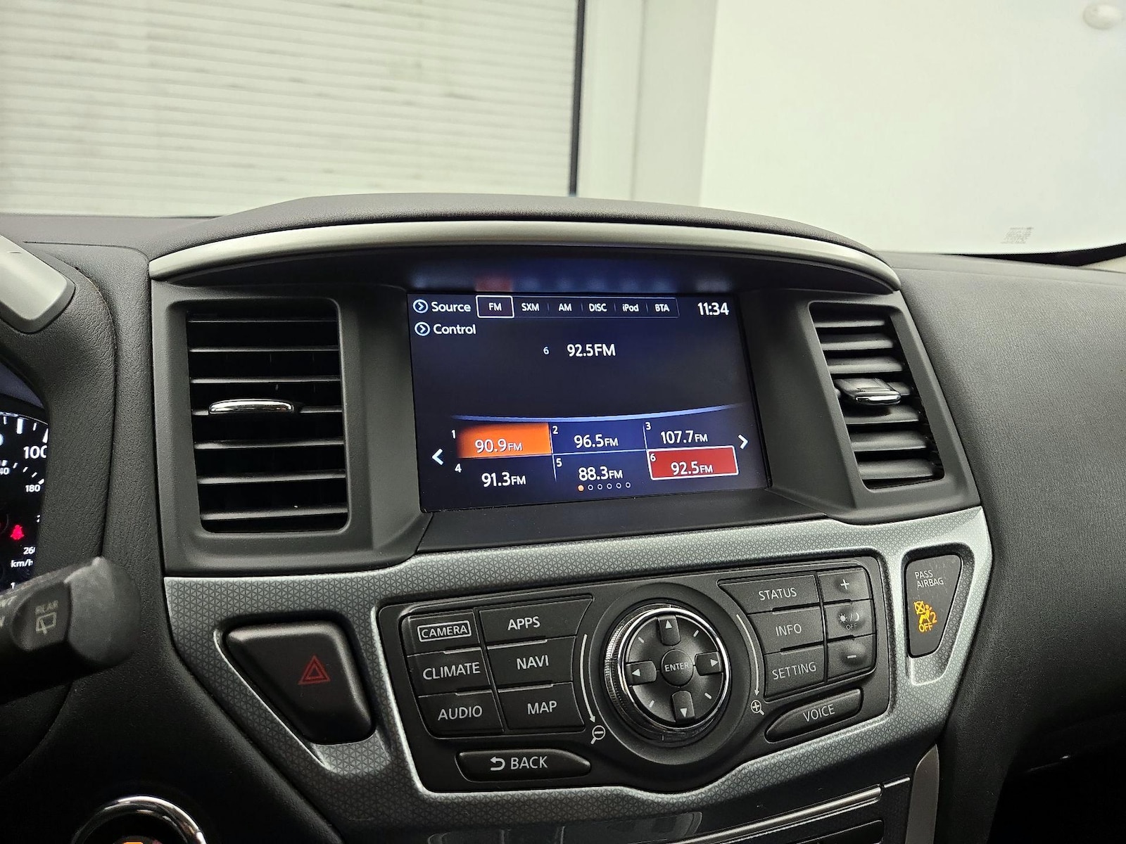 2017 Nissan Pathfinder SL - Photo 17