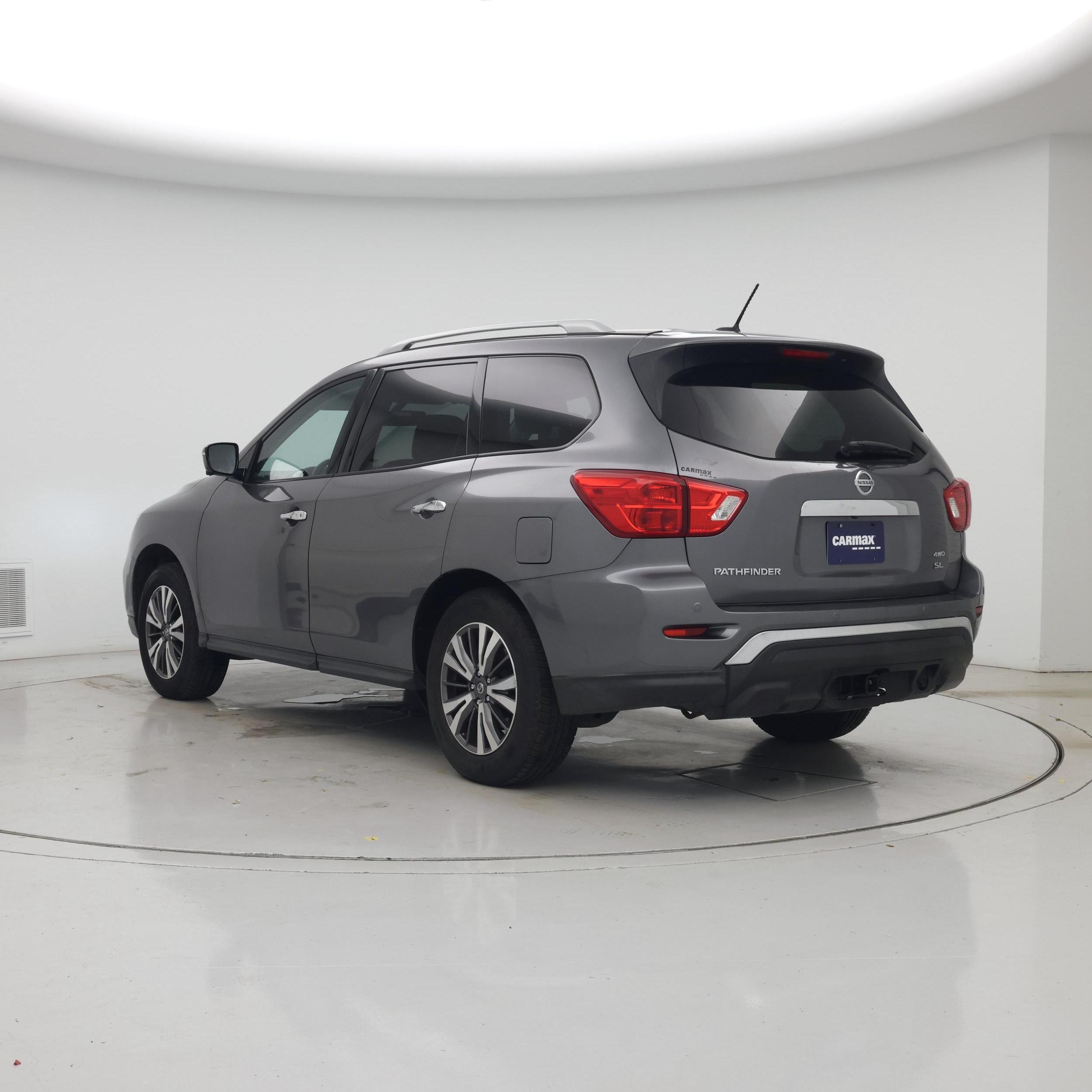 Thumbnail: 2017 Nissan Pathfinder - 2