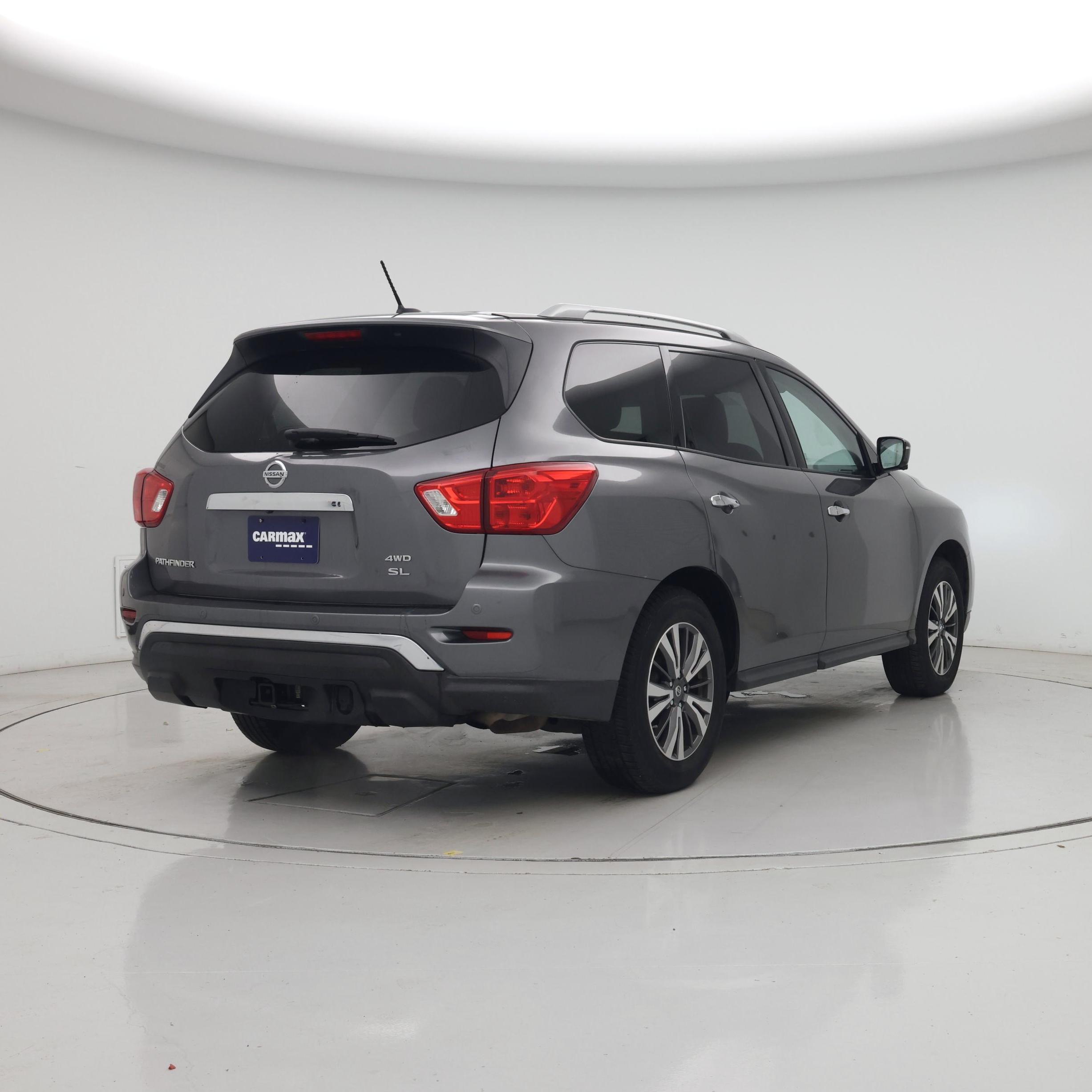 Thumbnail: 2017 Nissan Pathfinder - 8