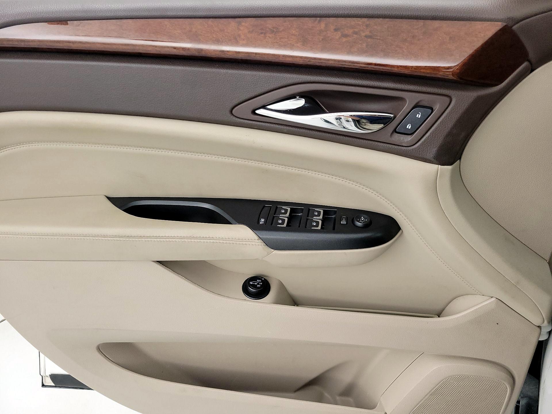 Thumbnail: 2016 Cadillac SRX - 12