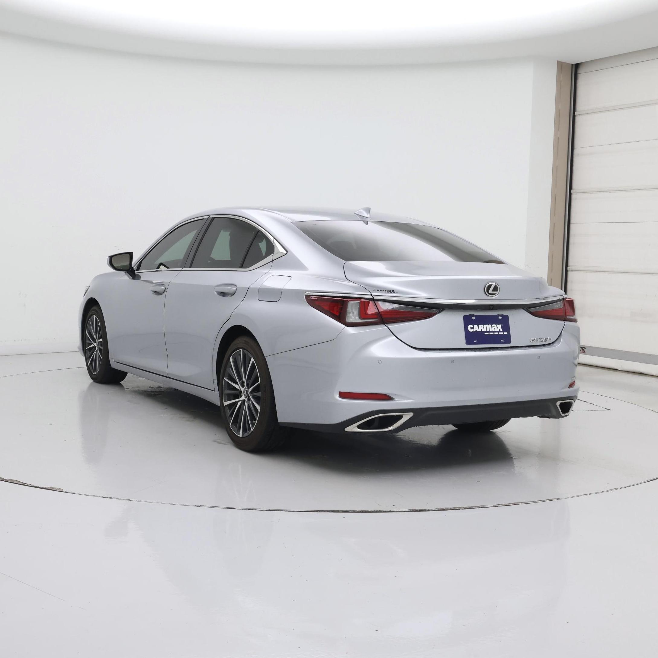 Thumbnail: 2023 Lexus ES - 2