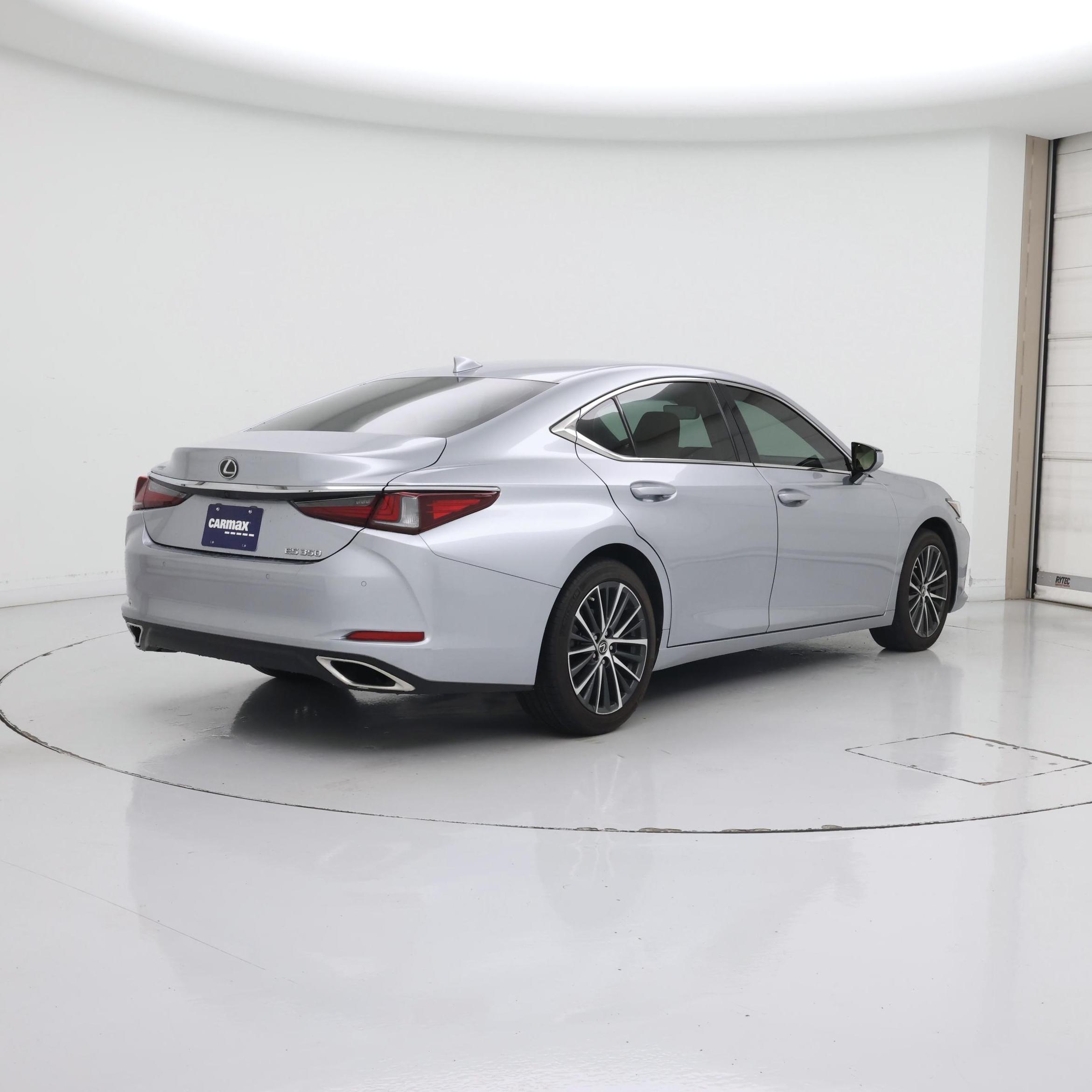 Thumbnail: 2023 Lexus ES - 8