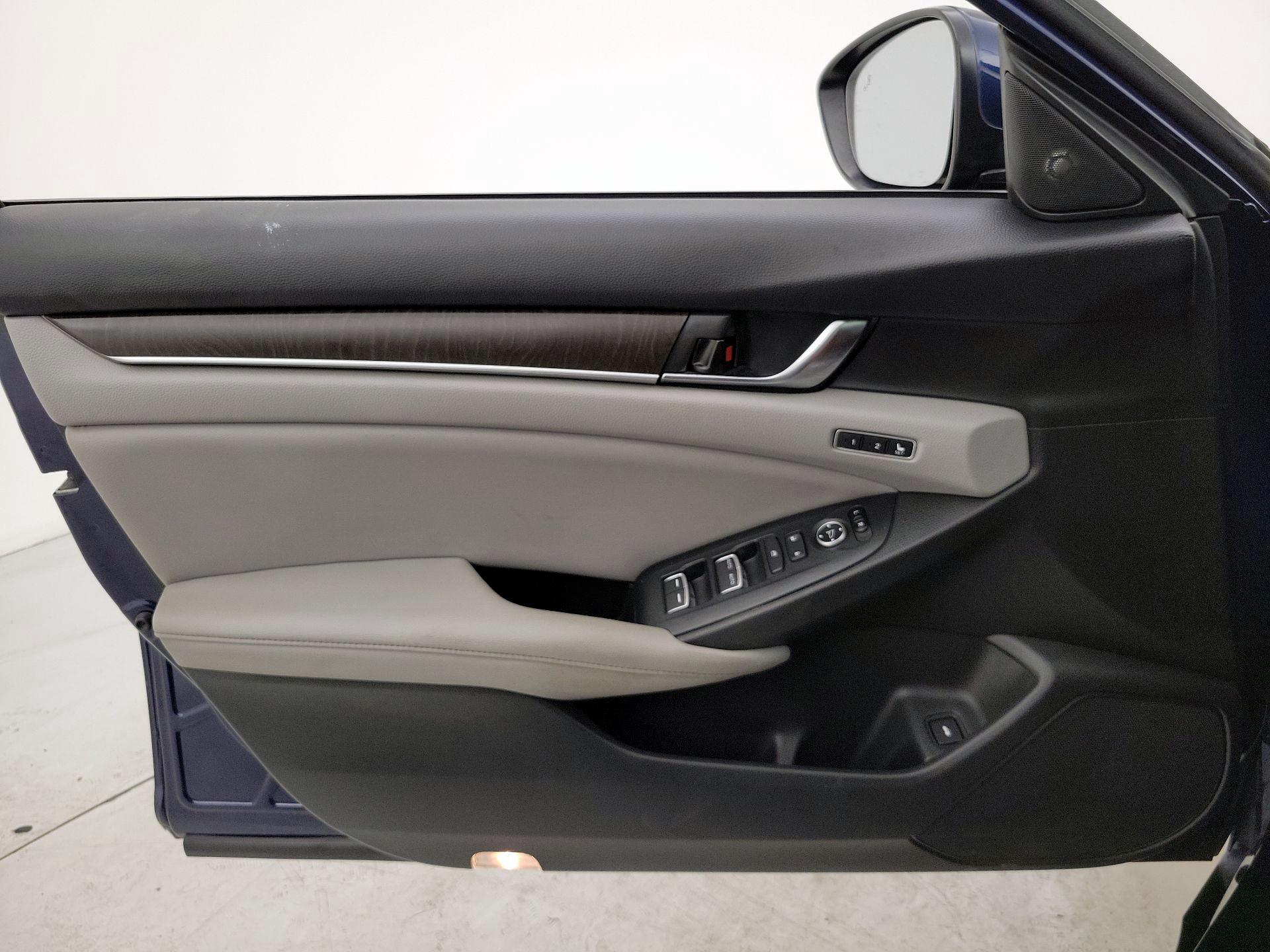 Thumbnail: 2018 Honda Accord - 12